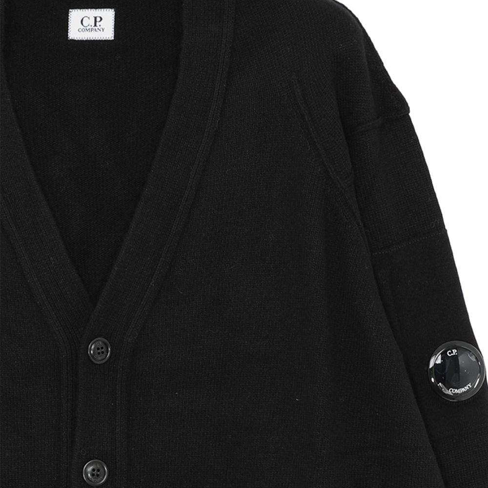 [25% 쿠폰] C.P. 컴퍼니 램스울 GRS 버튼 가디건 블랙 - 24FW([25% 쿠폰] C.P. Company Lambswool GRS Buttoned Cardigan Black - 24FW) - 4
