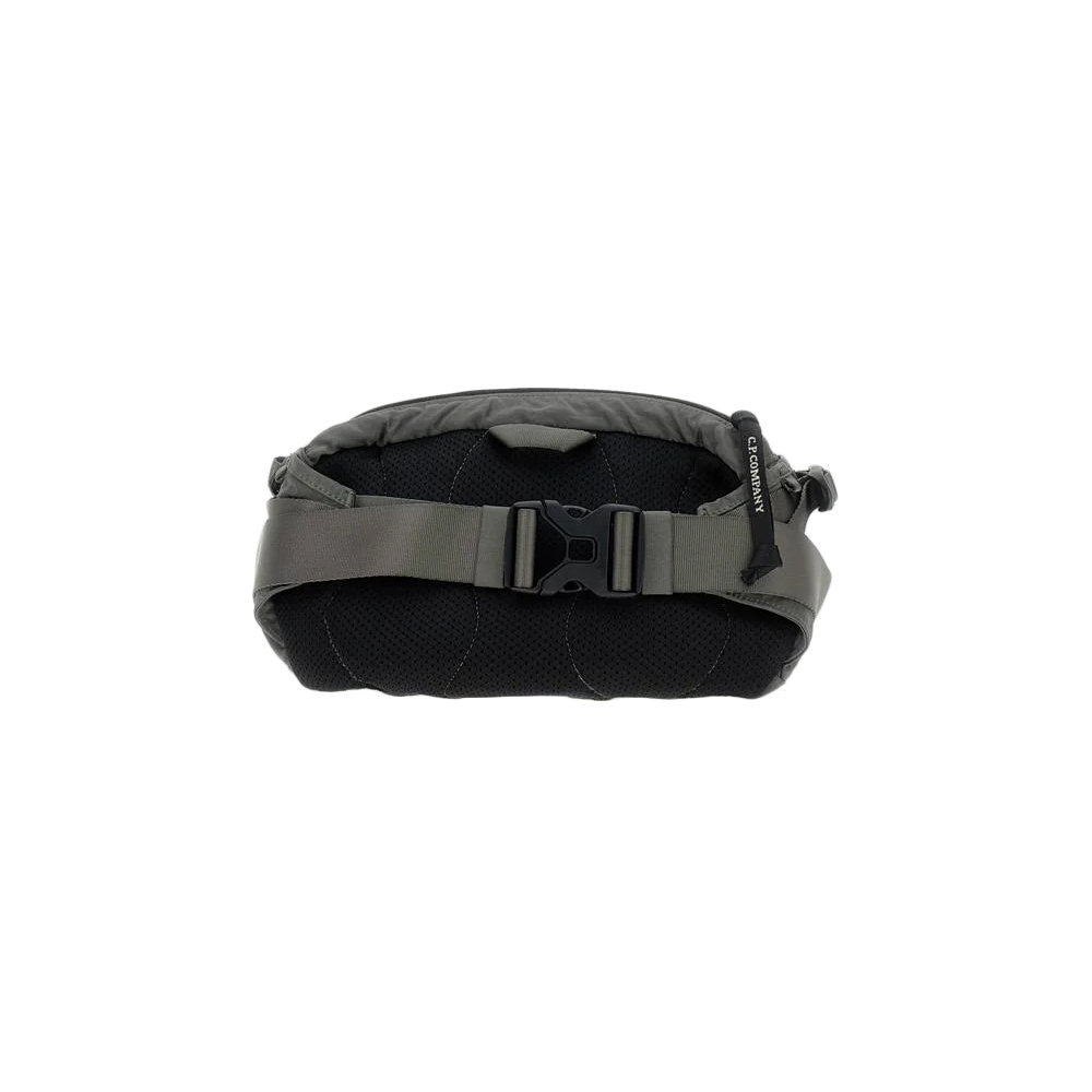 [25% 쿠폰] C.P. 컴퍼니 로고 프론트 렌즈 벨트백 그레이 - 25FW([25% 쿠폰] C.P. Company Logo Front Lens Belt Bag Grey - 25FW) - 4