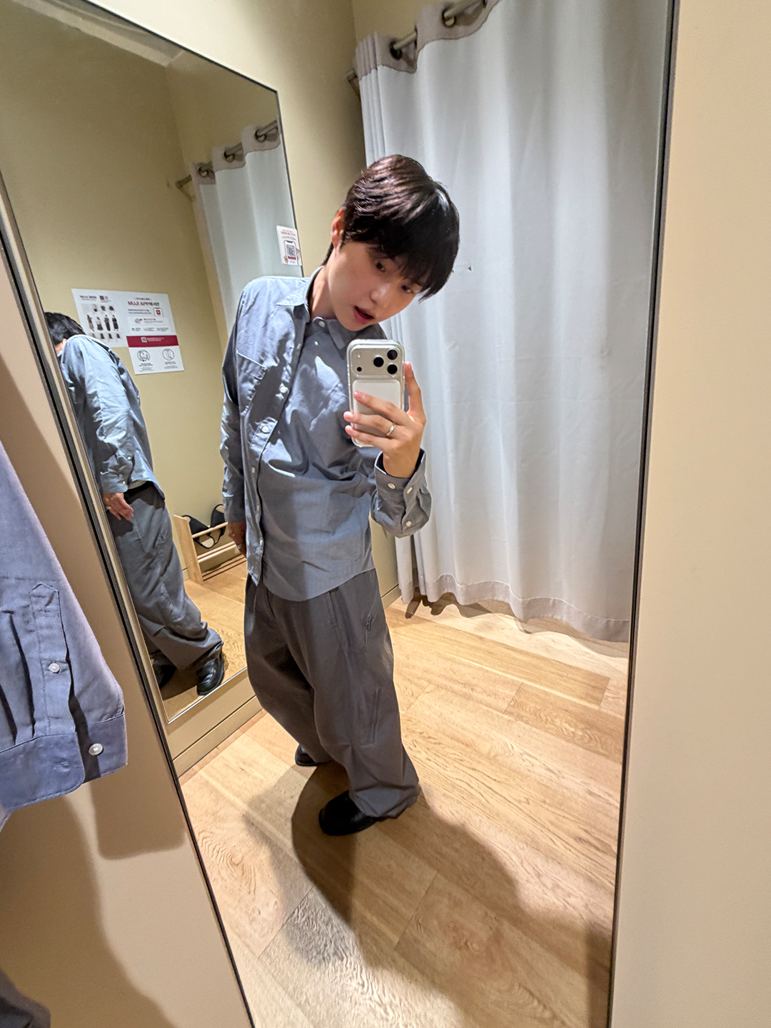 젠틀 몬스터 x 메종 마르지엘라 MM206 블랙 그레이, 조던 1 x 트래비스 스캇 레트로 로우 OG SP 세일 트로피컬 핑크 착용 스타일 - 4