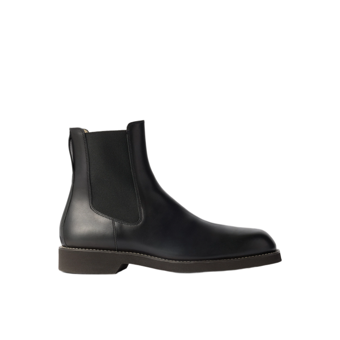 FO0306-LL0106-999 Lemaire Chelsea Ankle Boots in Shiny Vegetable Tanned Leather Black