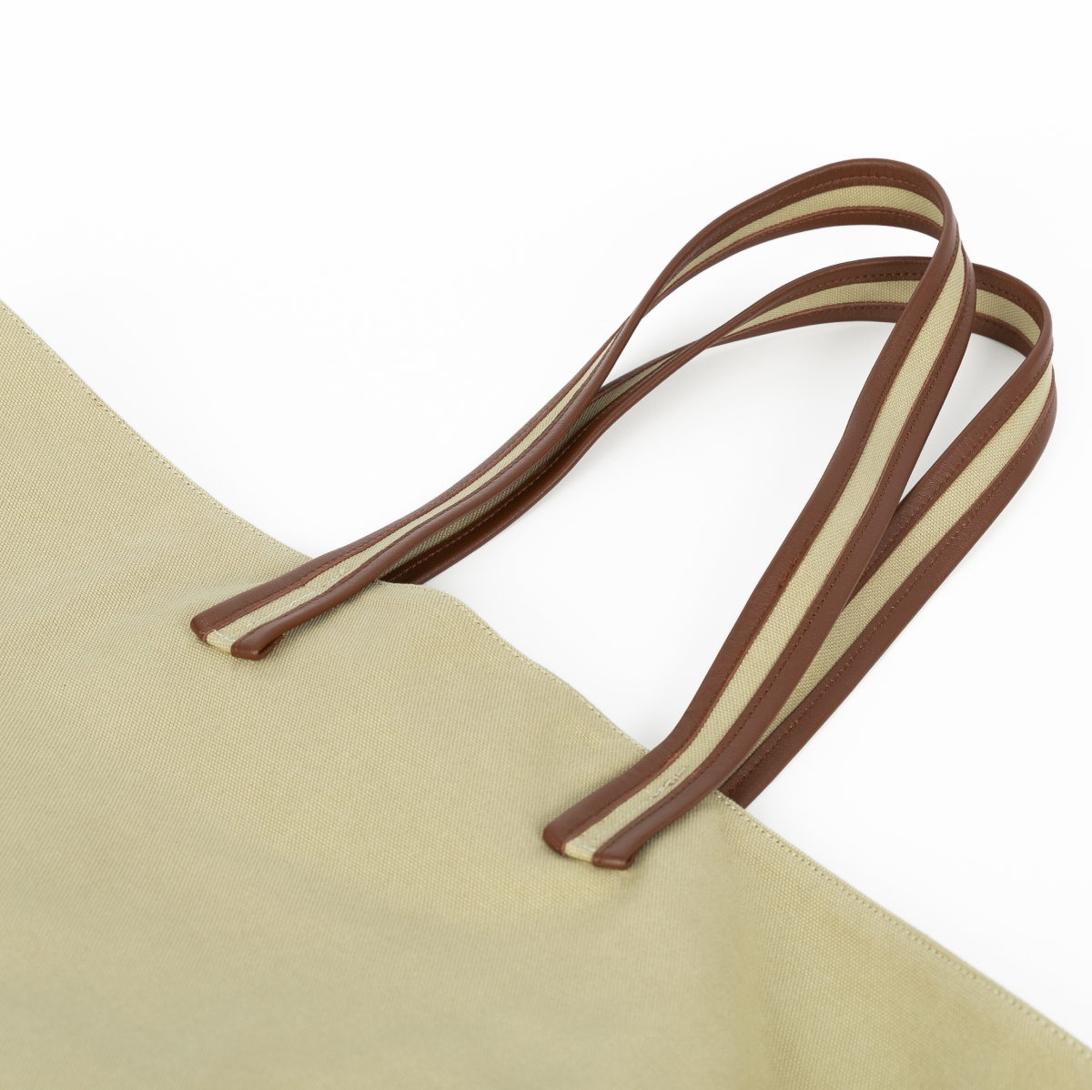 마지언타이틀 로브토트 베이지(MAZIUNTITLED Rove Tote Beige) - 3