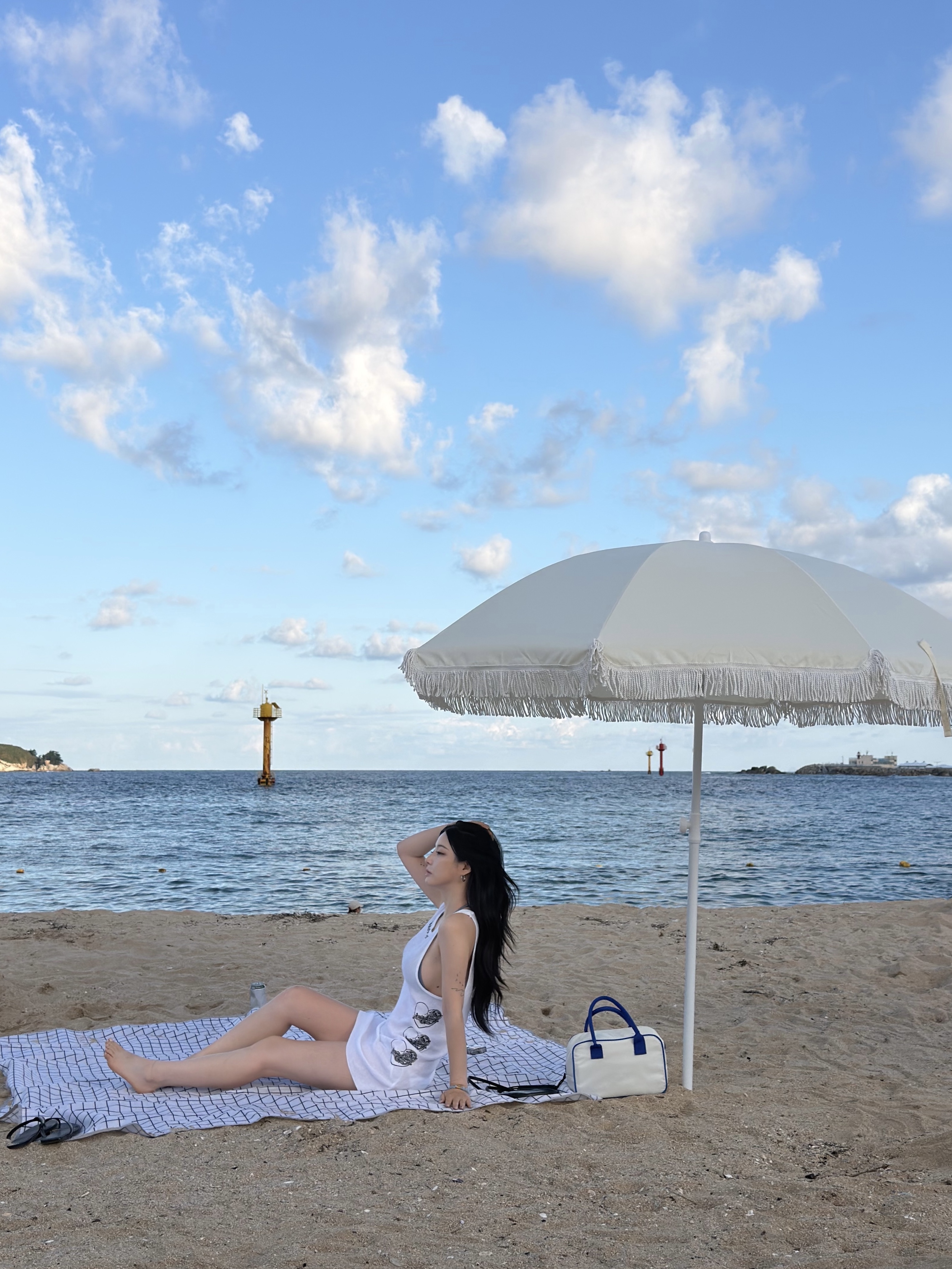 크롬하츠 러브 유 립 탱크 화이트 착용 스타일