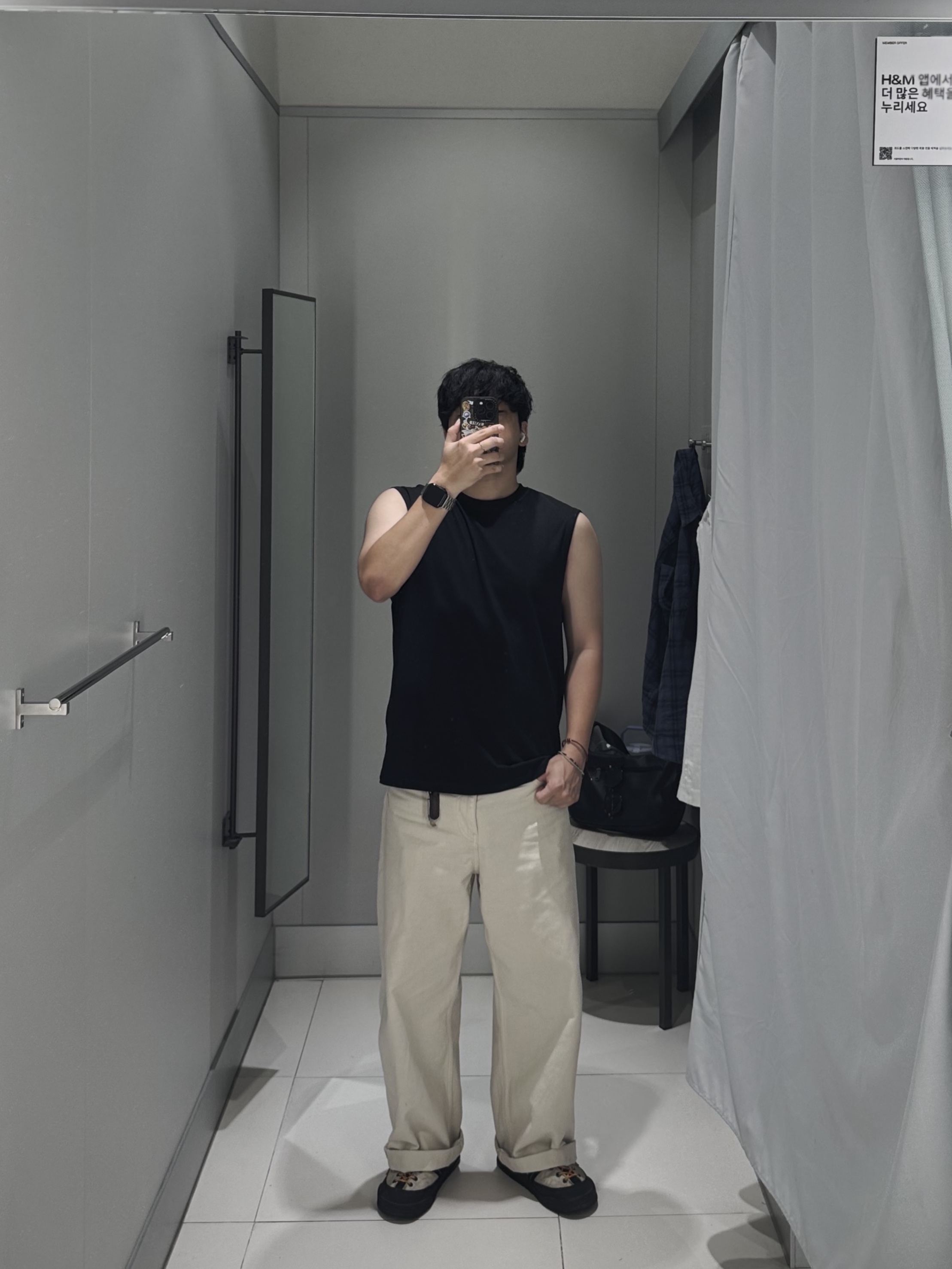 나이키 우탱 클랜 덩크 하이 블랙 앤 폴른, 나이키 에어포스 1 '07 WB 플랙스 착용 스타일 - 7