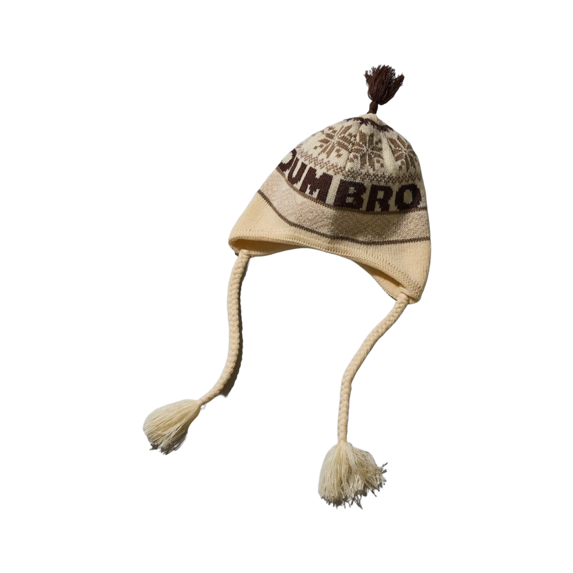 엄브로 x 프릭스 스토어 익스클루시브 자카드 로고 이어 니트 캡 내츄럴(Umbro x Freak's Store Exclusive Jacquard Logo Ear Knit Cap Natural)