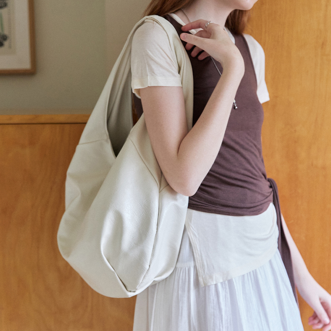 로맨티누어 플로우 호보백 (아이보리)(ROMANTINUER Flow Hobo Bag (Ivory)) - 2