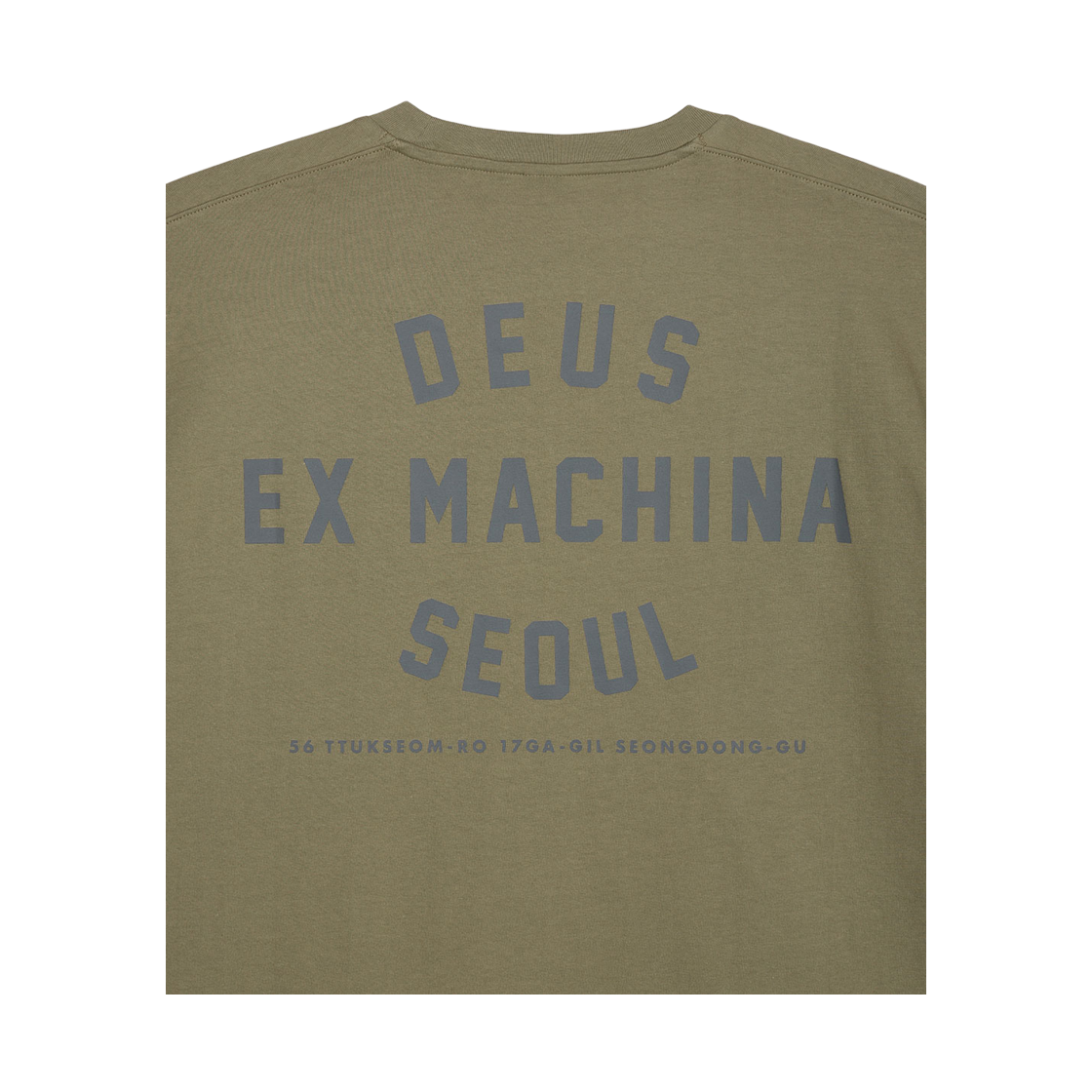 [6% 적립] 데우스 엑스 마키나 서울 컬리지 어드레스 티셔츠 올리브([6% 적립] Deus Ex Machina Seoul College Address Tee Olive) - 6
