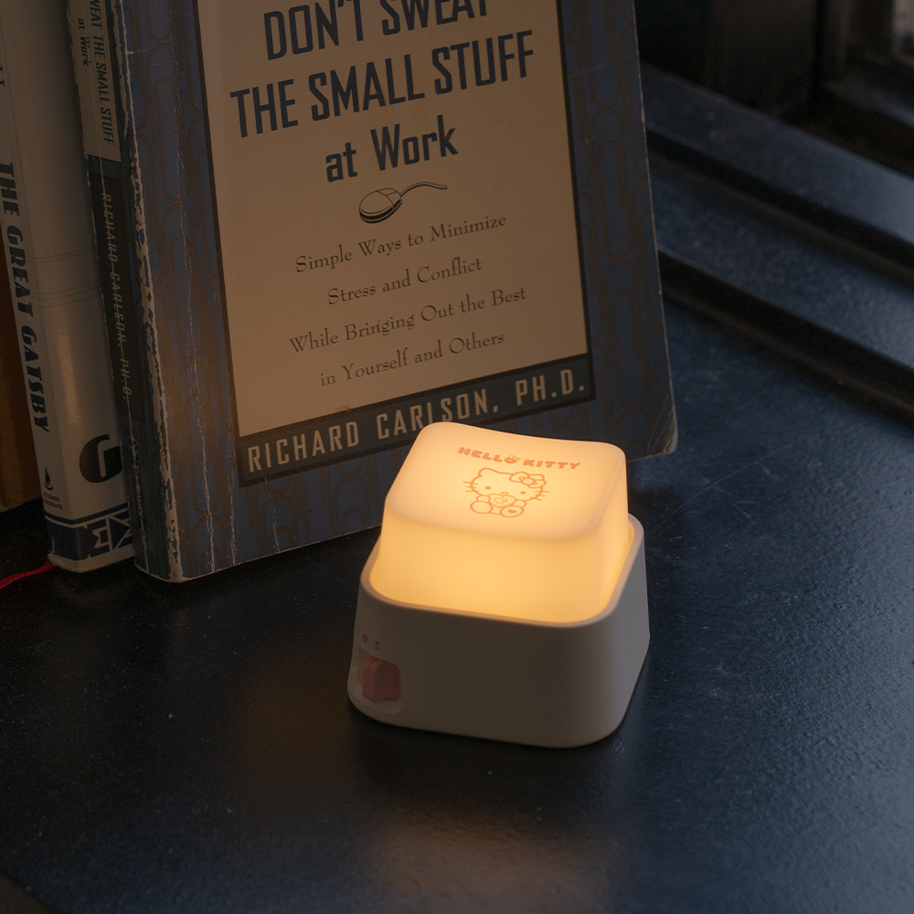 로이체 산리오 헬로키티 키캡 무드등(ROYCHE Sanrio Hello Kitty Keycap Mood Light) - 4