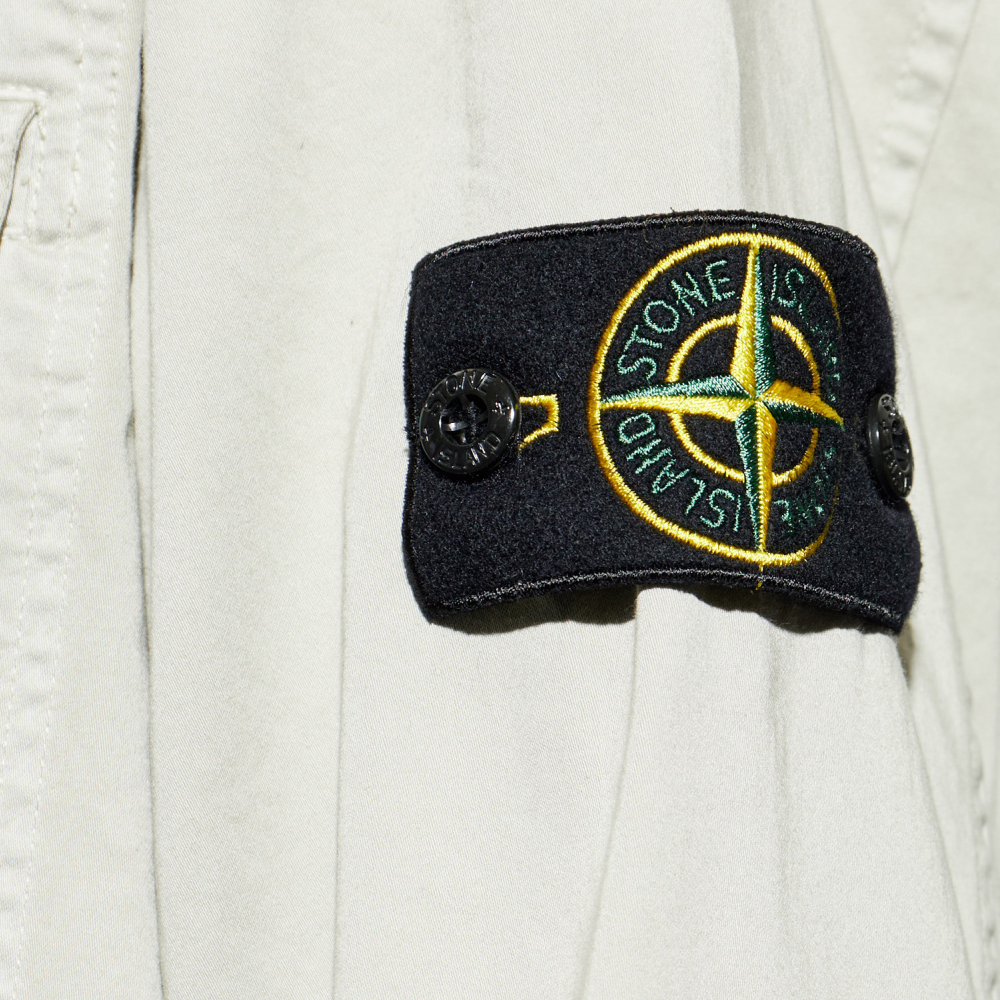 [15% 쿠폰] 스톤 아일랜드 와펜 패치 셔츠 자켓 펄 그레이 - 26SS([15% 쿠폰] Stone Island Badge Patch Overshirt Pearl Grey - 26SS) - 4