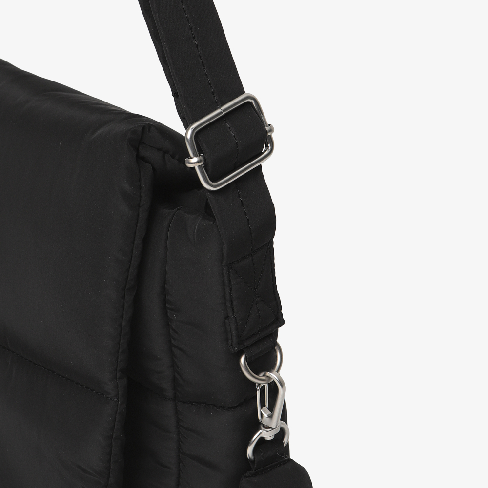 [5% 적립] 휠라 푸퍼 플랩 크로스백 블랙([5% 적립] FILA Puffer Flap Cross Bag Black) - 5
