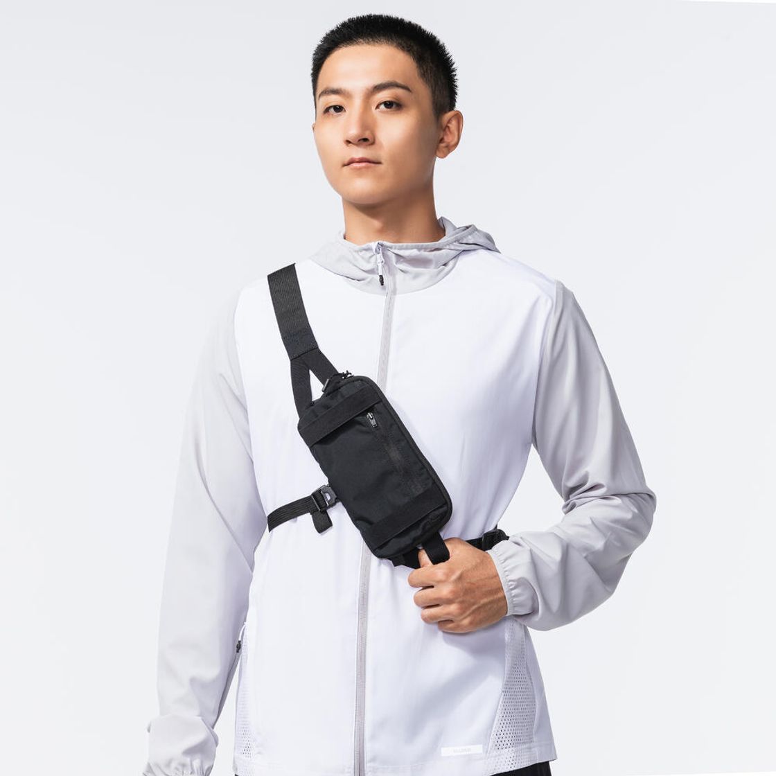 데카트론 러닝 투웨이 백 V2 0.5L 스모크 블랙(Decathlon Running 2-Way Bag V2 0.5L Smoke Black) - 2