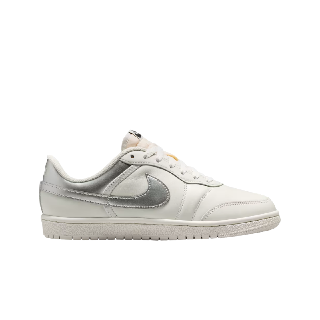 IQ6586-101 (W) Jordan Air Skyline Low Swan Black