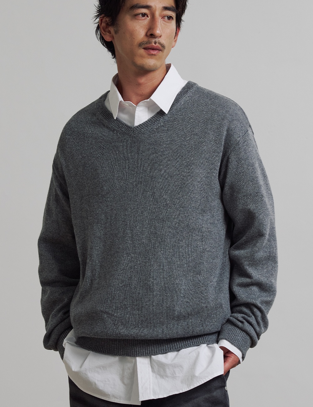 니티드 이지 캐시미어 브이넥 니트 그레이(Knitted Easy Cashmere V Neck Knit GREY) - 2