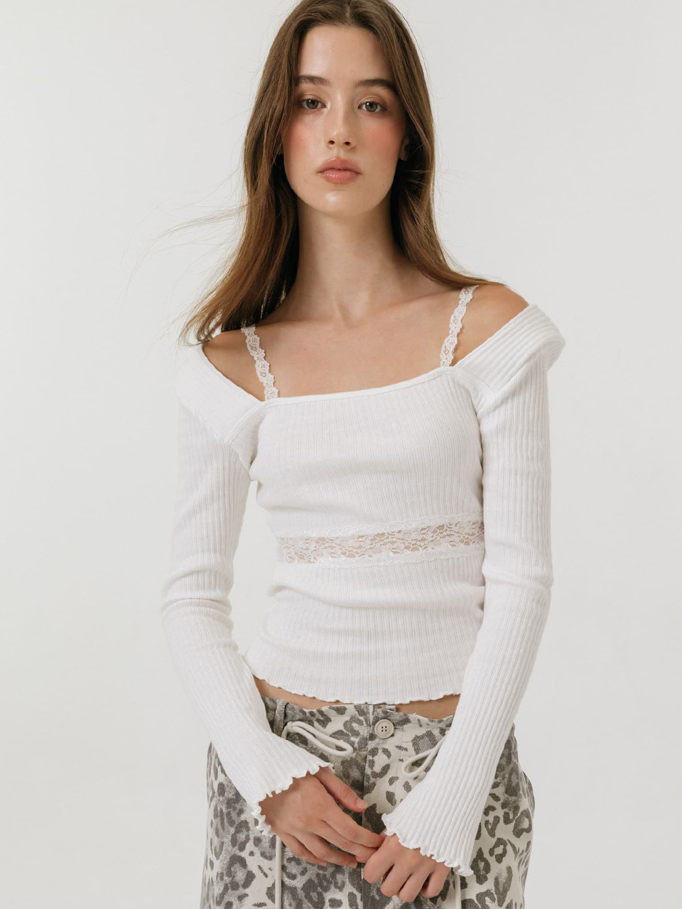 모이페어 플뢰르 시어 레이스 티셔츠 화이트(MOIFAIRE Fleur Sheer Lace T-Shirt White) - 2