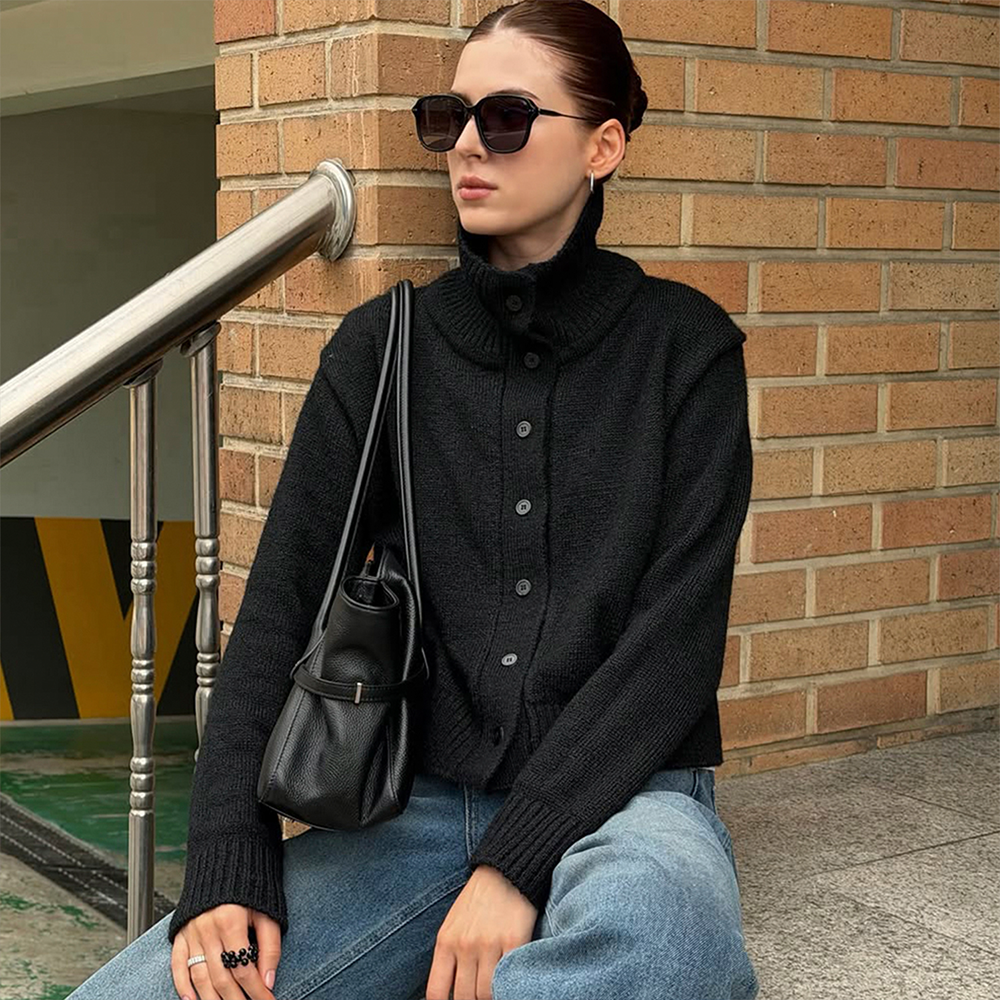 니티드 우먼스 롱 헤어 울 하이넥 크롭 가디건 블랙(Knitted W Long Hair Wool High Neck Crop Cardigan Black) - 2