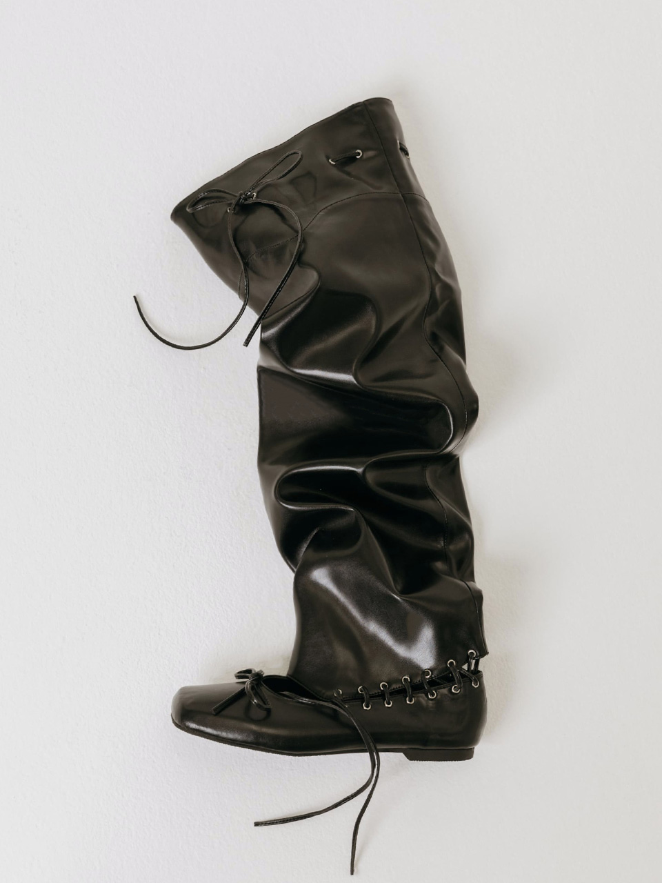 모이페어 스트랩 플랫 부츠 블랙(MOIFAIRE Strap Flat Boots Black) - 2