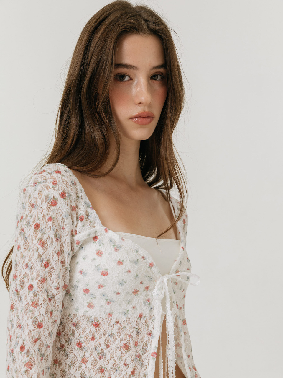 모이페어 플라워 스트랩 가디건 화이트(MOIFAIRE Flower Strap Cardigan White) - 6