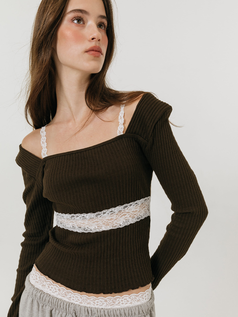 모이페어 플뢰르 시어 레이스 티셔츠 브라운(MOIFAIRE Fleur Sheer Lace T-Shirt Brown) - 6