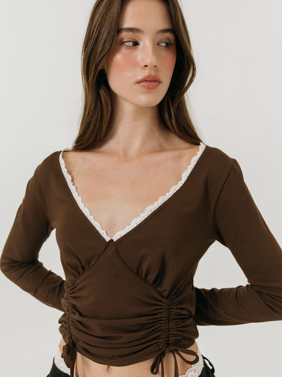 모이페어 레시트 스트링 티셔츠 브라운(MOIFAIRE Lace String T-Shirt Brown) - 4