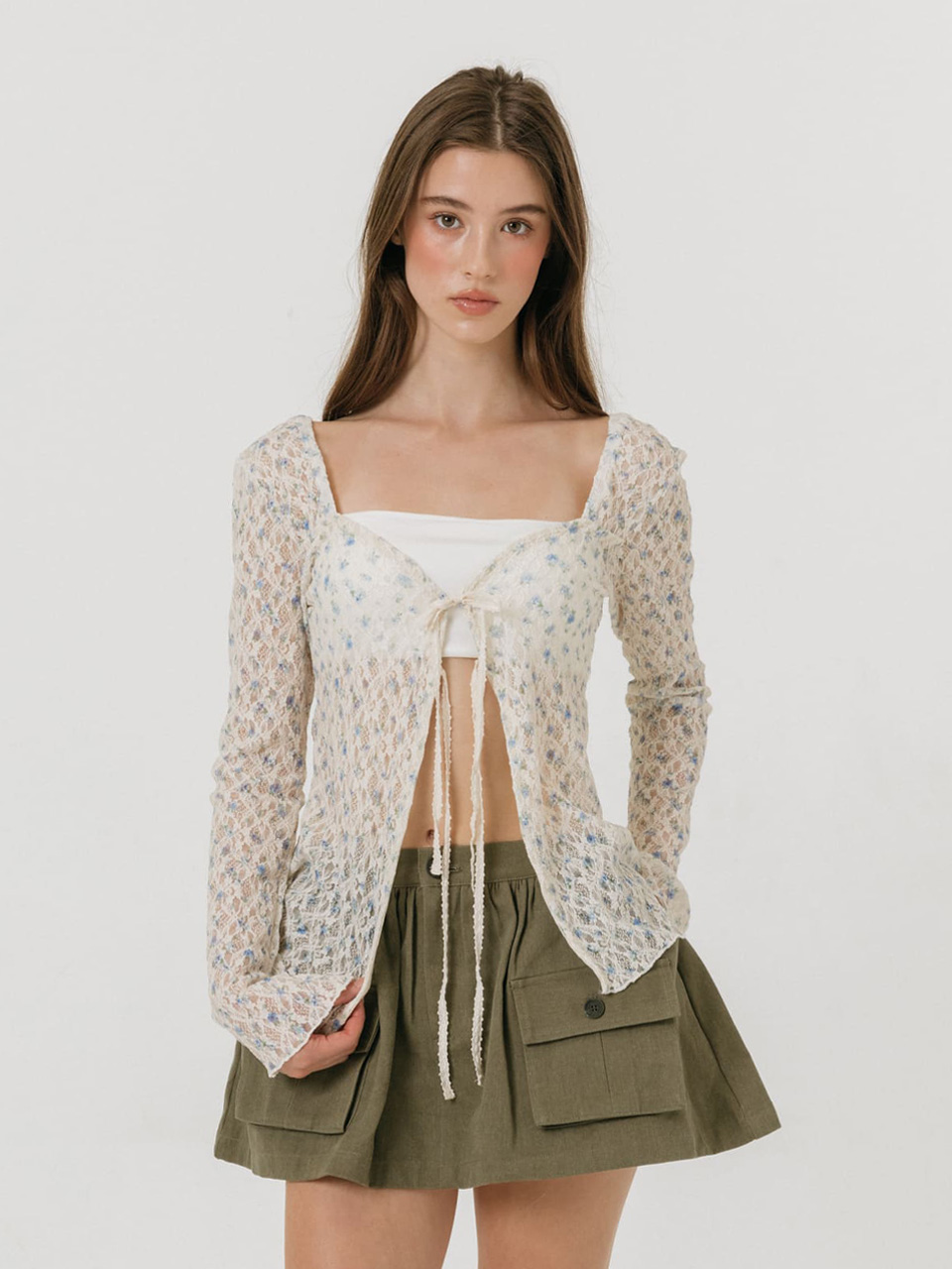 모이페어 플라워 스트랩 가디건 베이지(MOIFAIRE Flower Strap Cardigan Beige) - 2