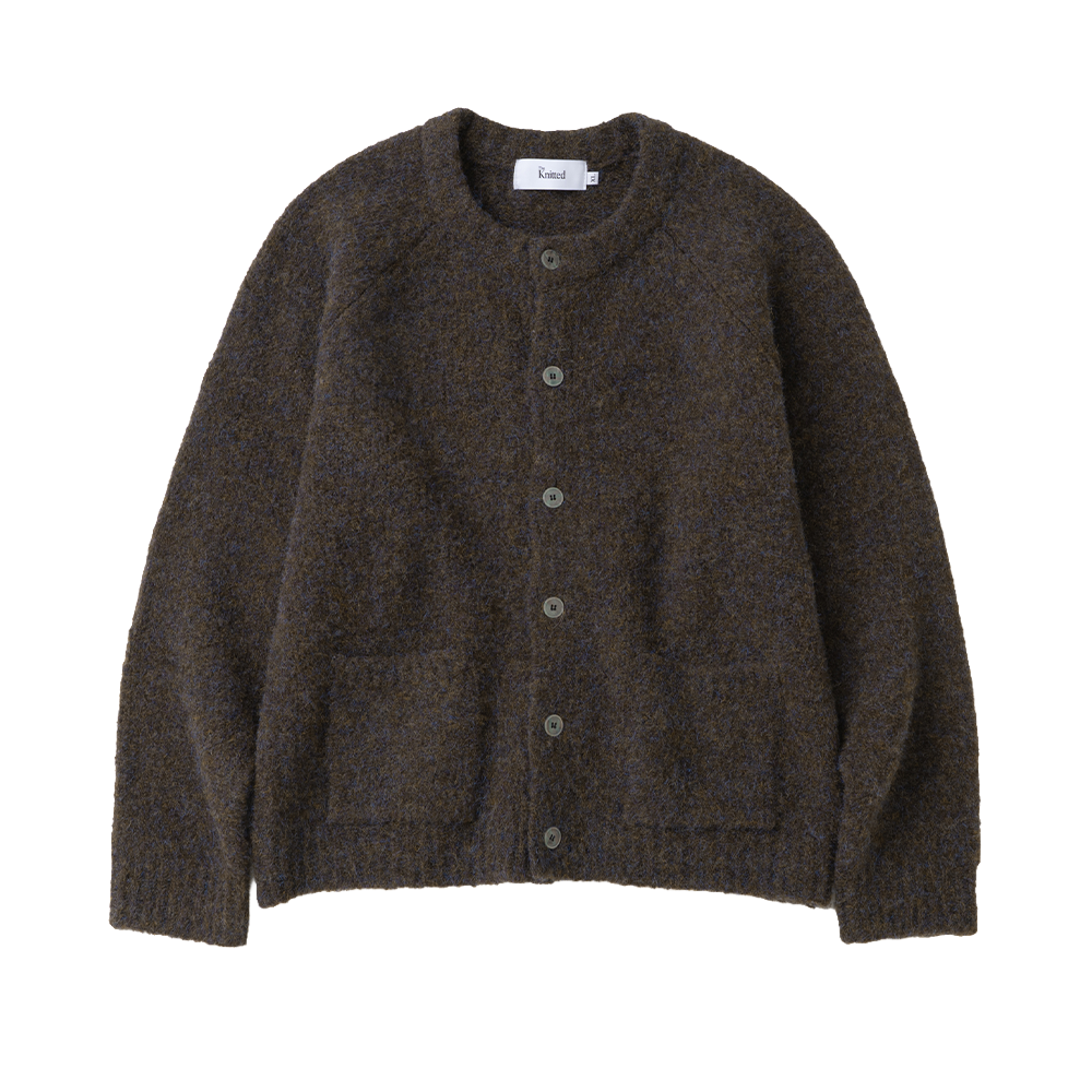 니티드 부클 래글런 포켓 크롭 라운드 가디건 브라운(Knitted Boucle Reglan Pocket Crop Round Cardigan Brown)