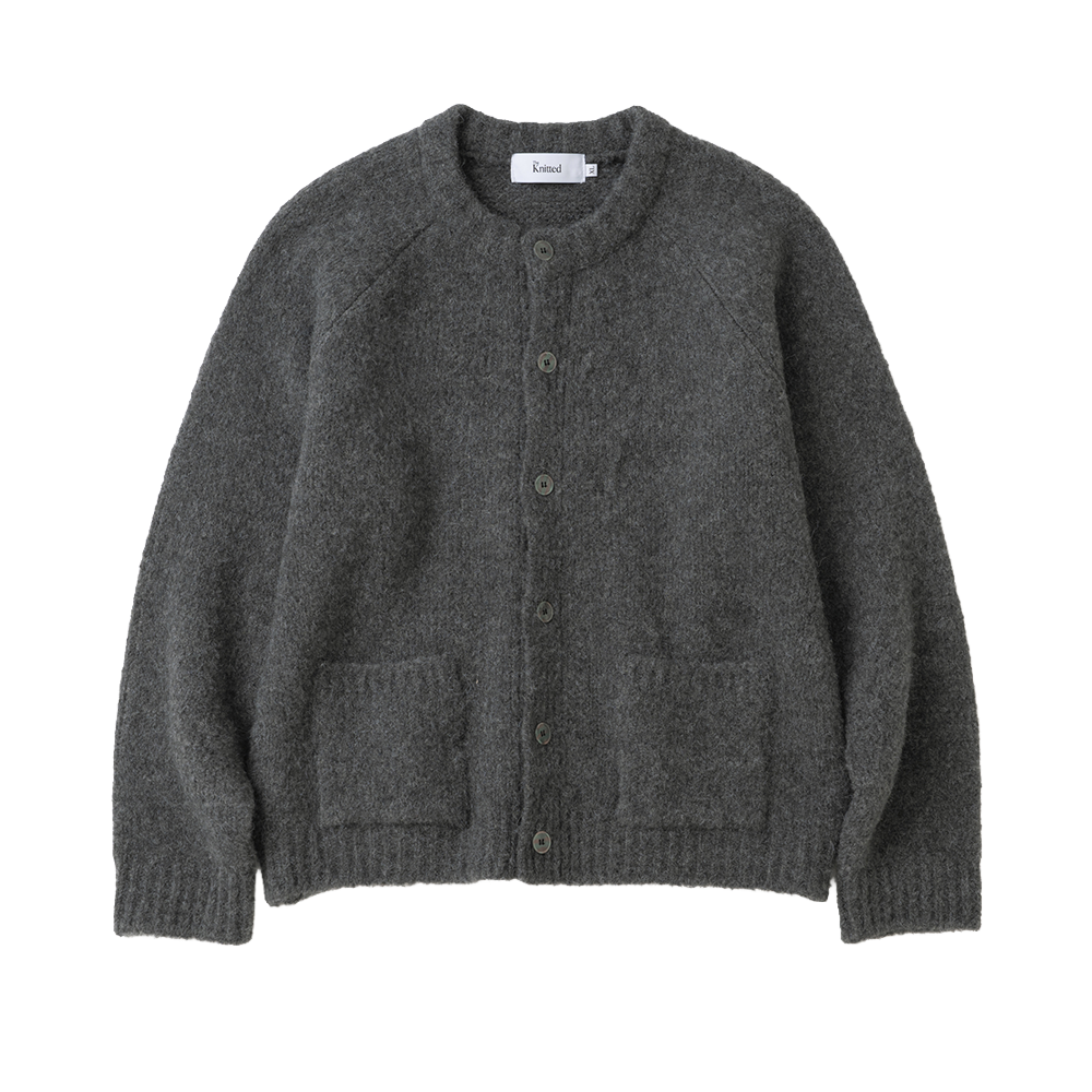 니티드 부클 래글런 포켓 크롭 라운드 가디건 차콜(Knitted Boucle Reglan Pocket Crop Round Cardigan Charcoal)