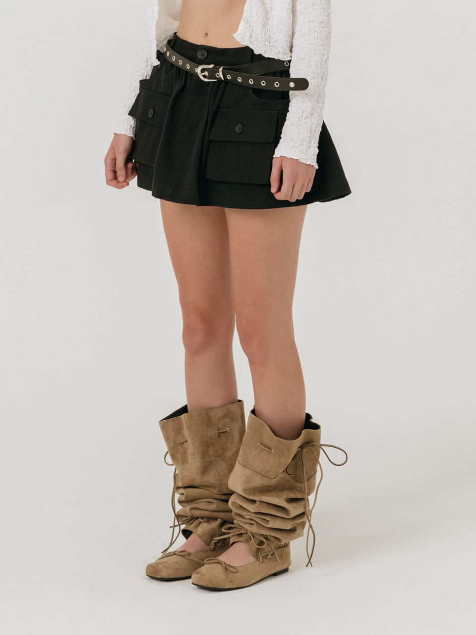 모이페어 스트랩 플랫 스웨이드 부츠 베이지(MOIFAIRE Strap Flat Suede Boots Beige) - 4