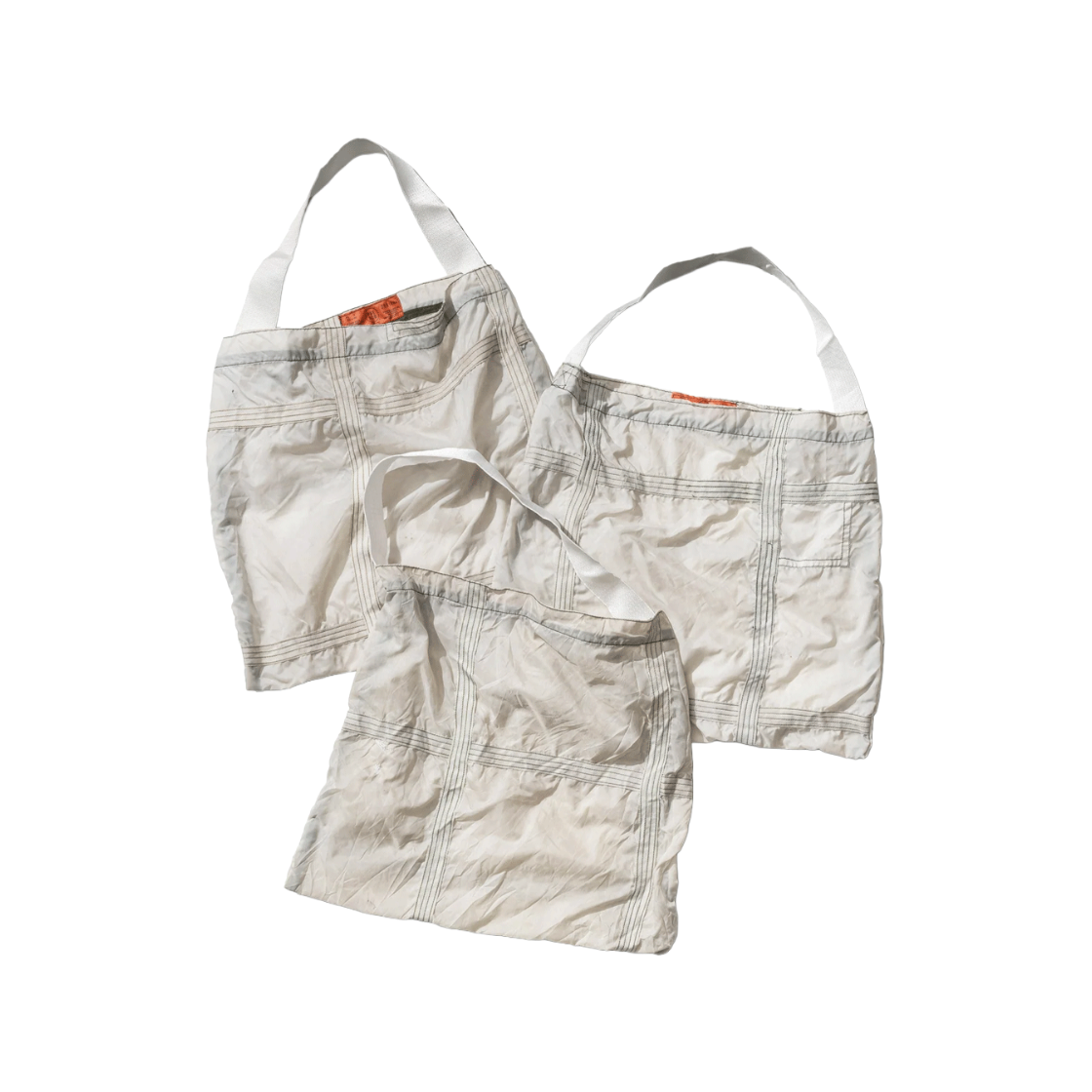 푸에브코 빈티지 파라슈트 라이트 백 화이트 - 26FW(Puebco Vintage Parachute Light Bag White - 26FW) - 3