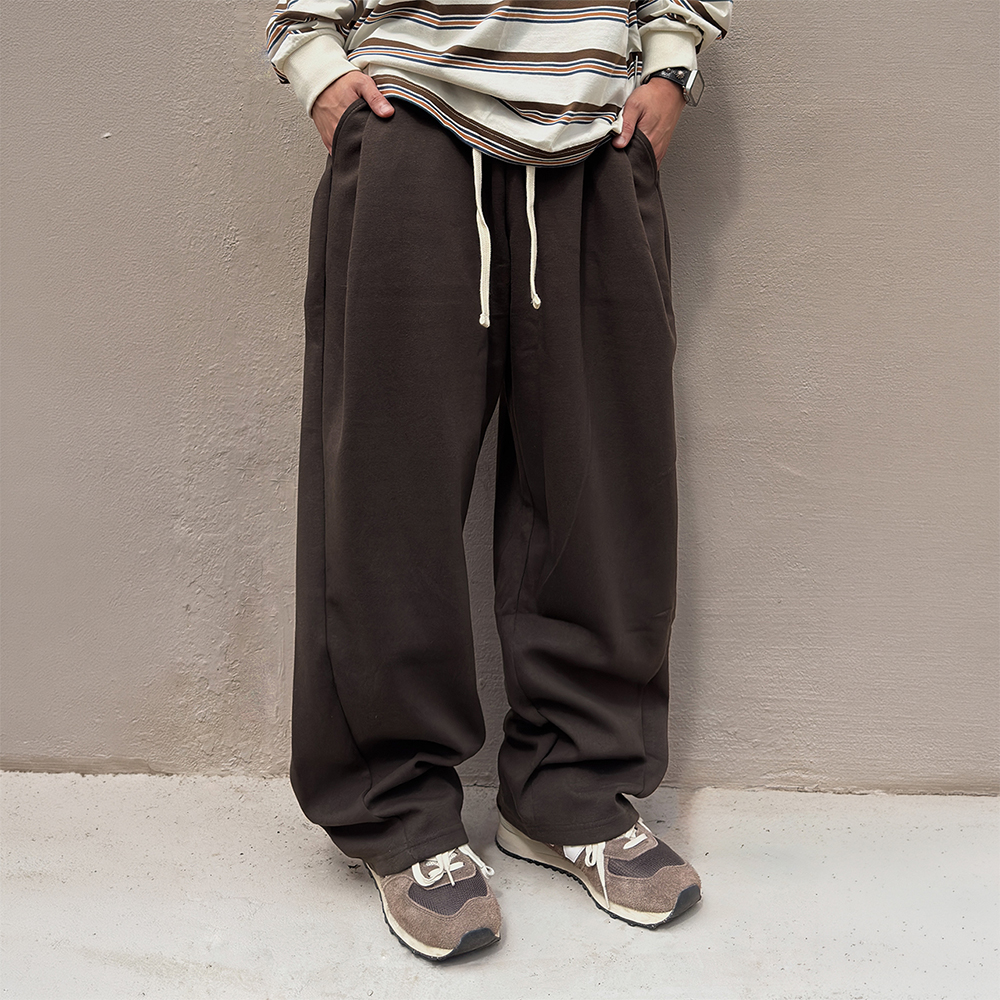 니티드 커브드 트레이닝 팬츠 브라운(Knitted Curved Training Pants Brown) - 2