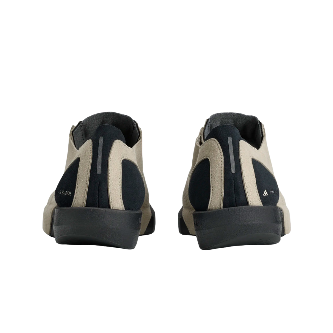 아디다스 x 엔타이어 스튜디오 아디제로 아디오스 9 코어 블랙 페더 그레이(Adidas x Entire Studios Adizero Adios 9 Core Black Feather Grey) - 3