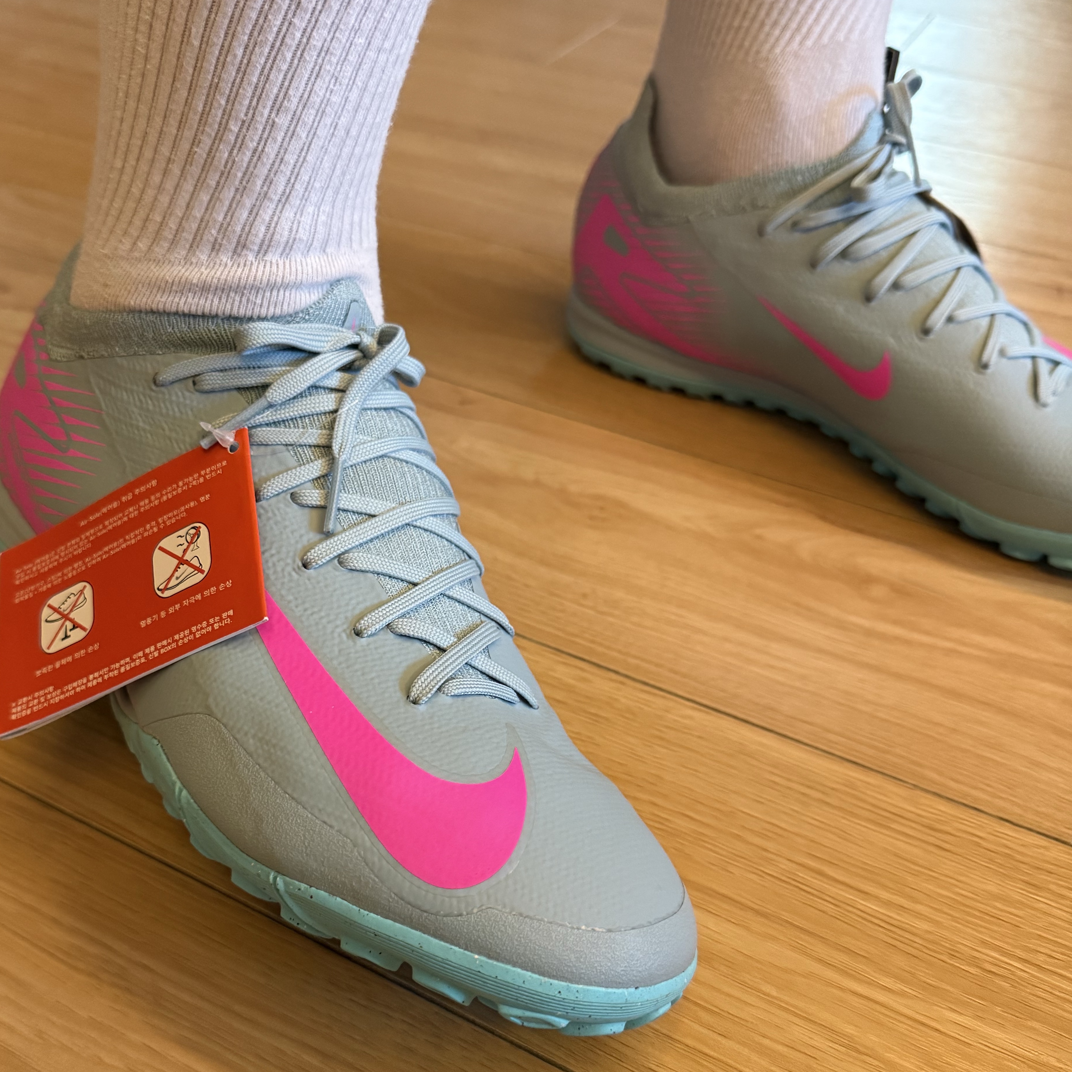 Nike Zoom Mercurial Vapor 16 Pro TF Ocean Cube Pink Blast 착용 스타일 - 2