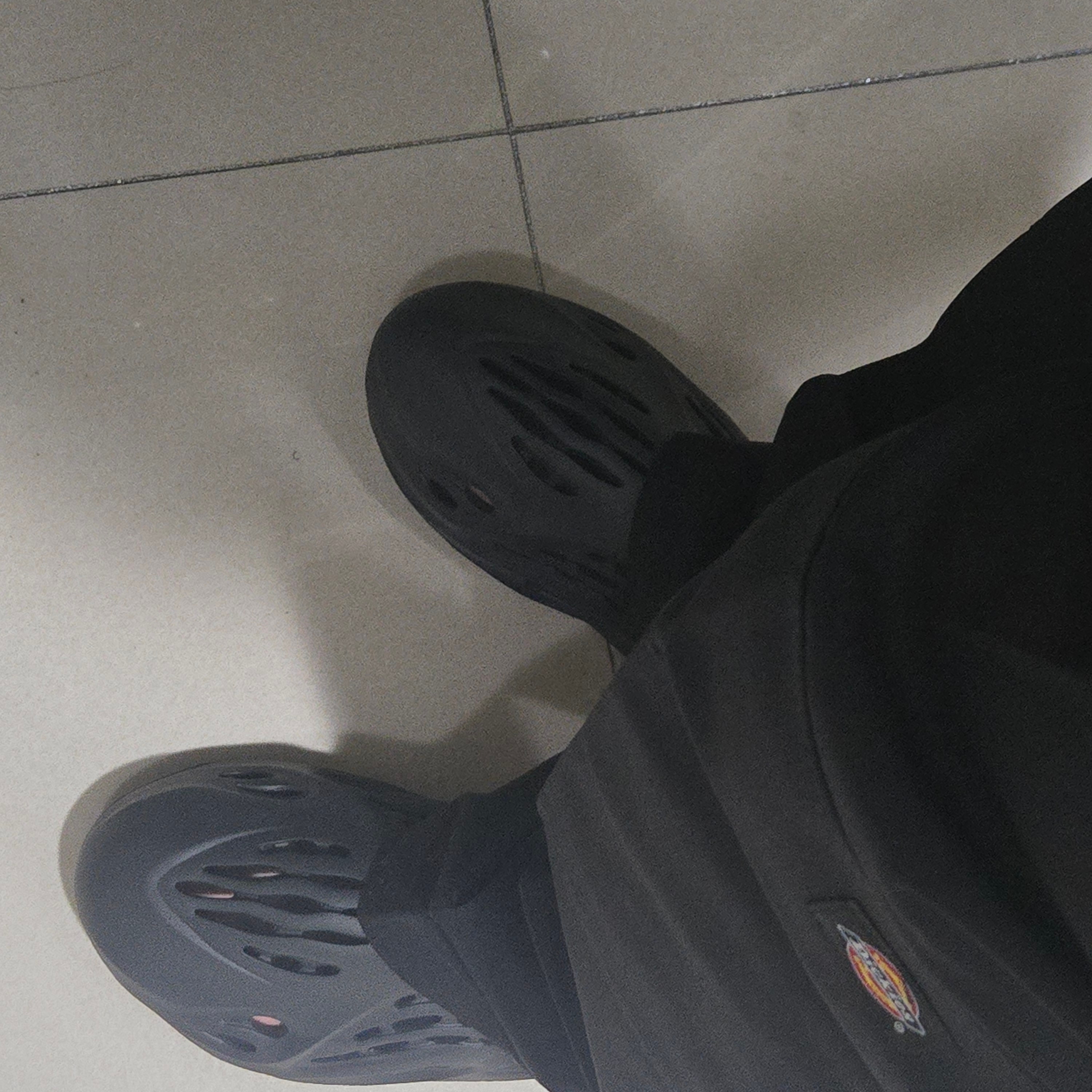 Dickies Loose Fit Double Knee Work Pants Black, Adidas Yeezy Foam RNNR Onyx 착용 스타일 - 2