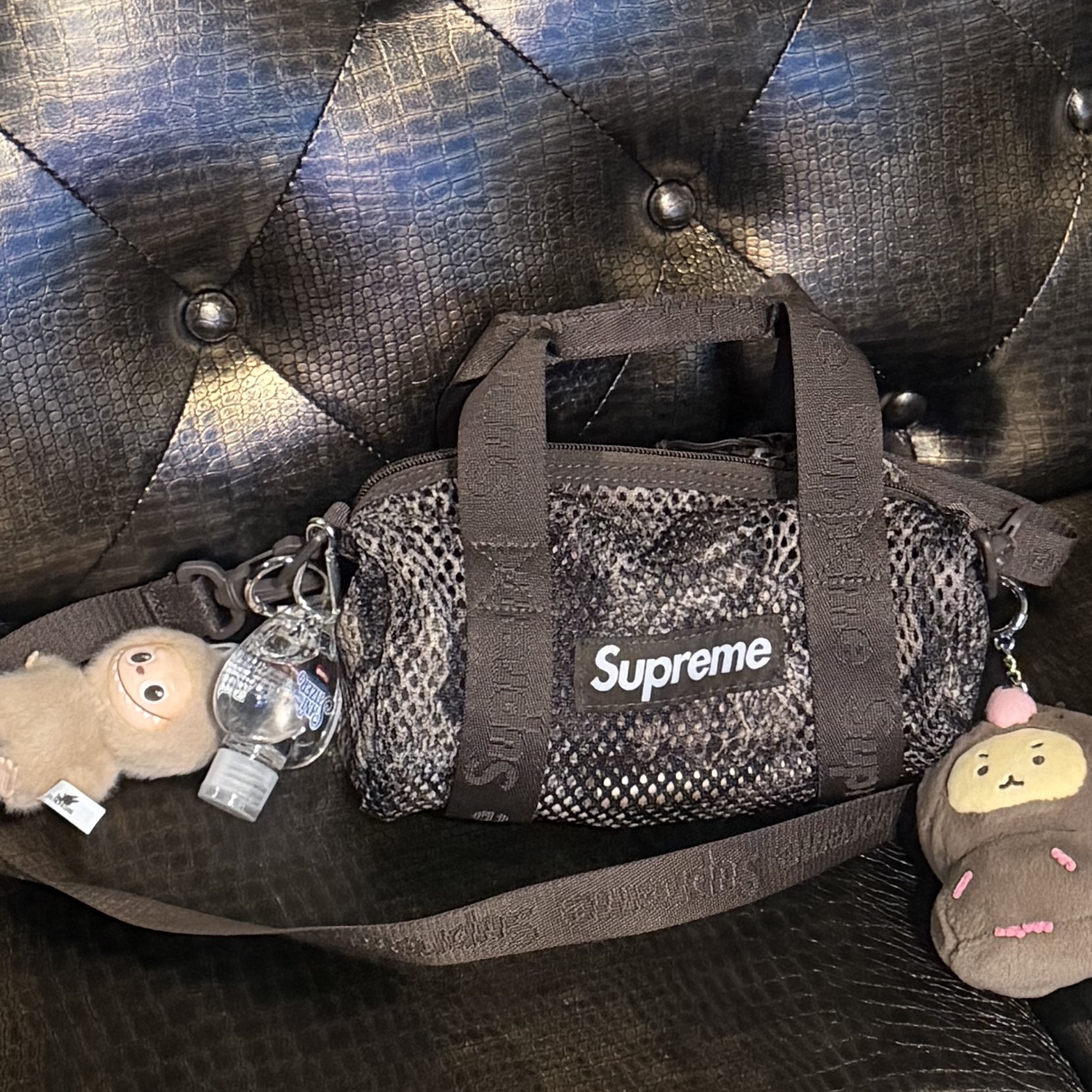 Supreme Mesh Mini Duffle Bag Truetimber Kanati Camo - 25SS 착용 스타일