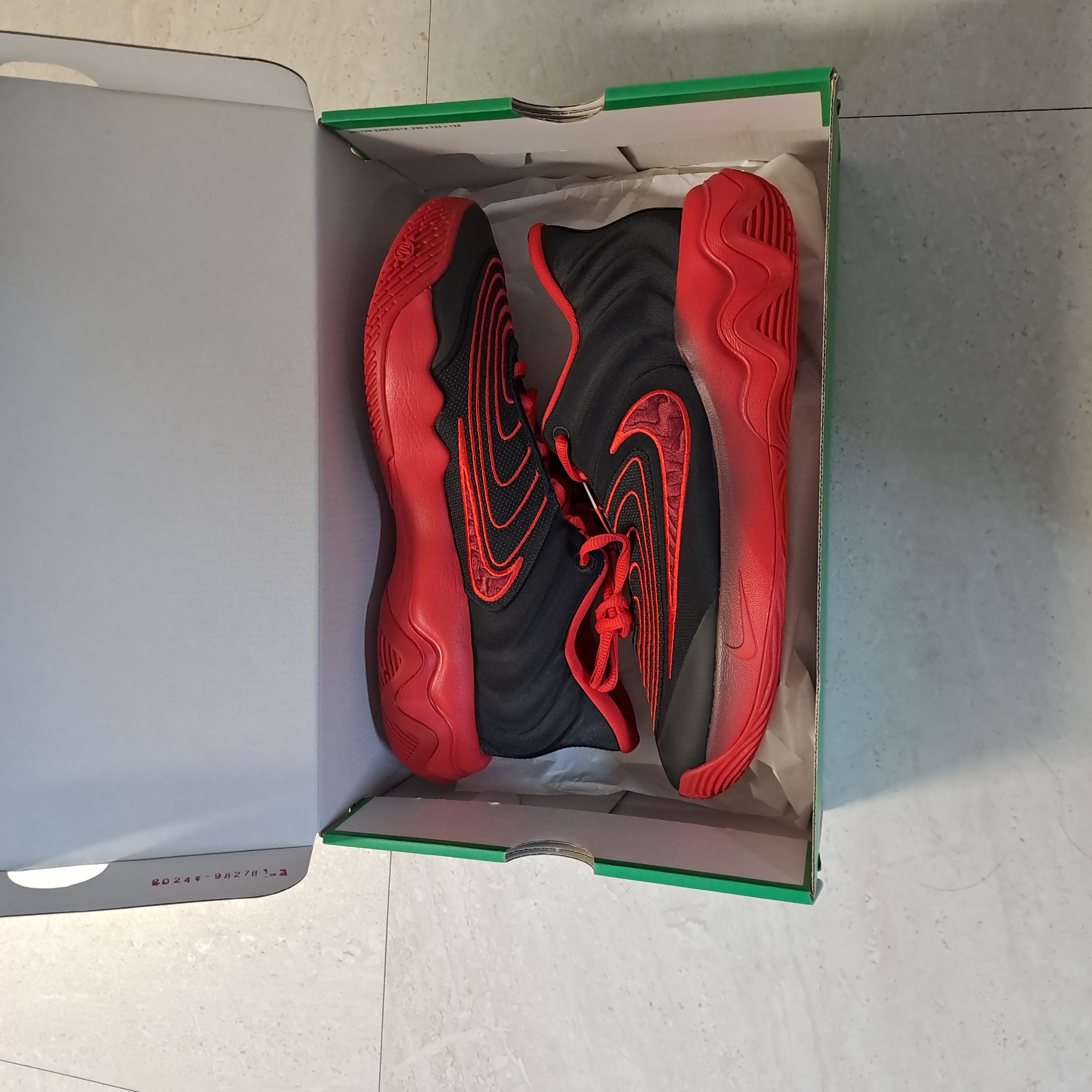 Nike Giannis Immortality 4 EP Black Team Red 착용 스타일 - 3