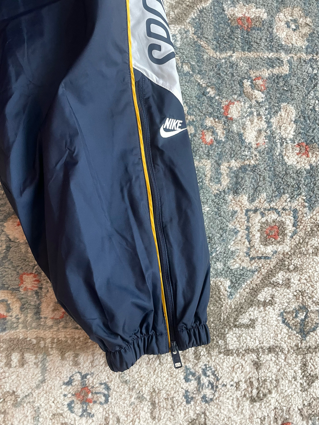 Nike Club Woven Jogger Obsidian - Asia 착용 스타일 - 2