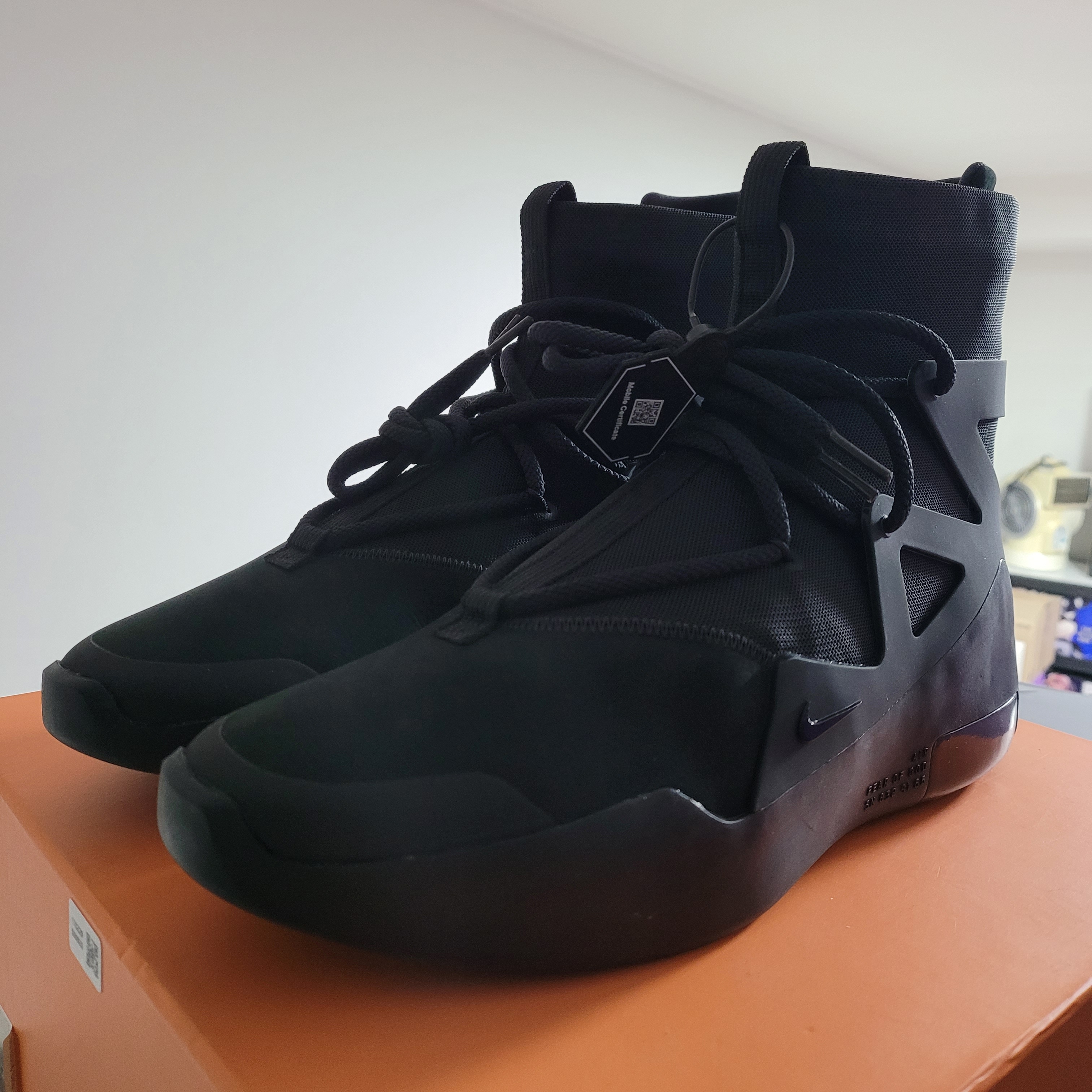 Nike x Fear of God Air Fear of God 1 Triple Black 착용 스타일 - 1