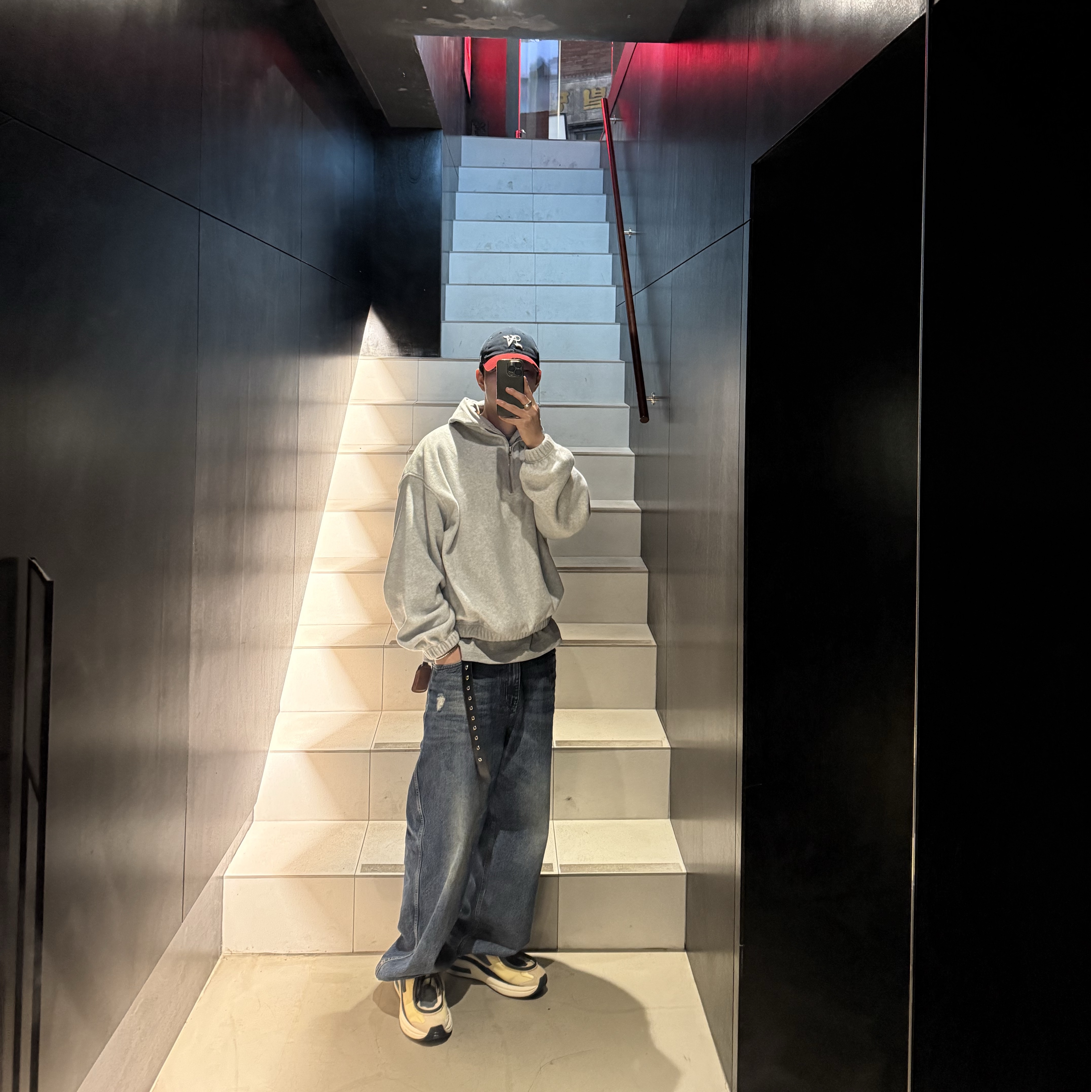 Nonnod Double pocket Japanese Denim Mid Blue, Nonnod Half zip fleece Cloud white 착용 스타일 - 1