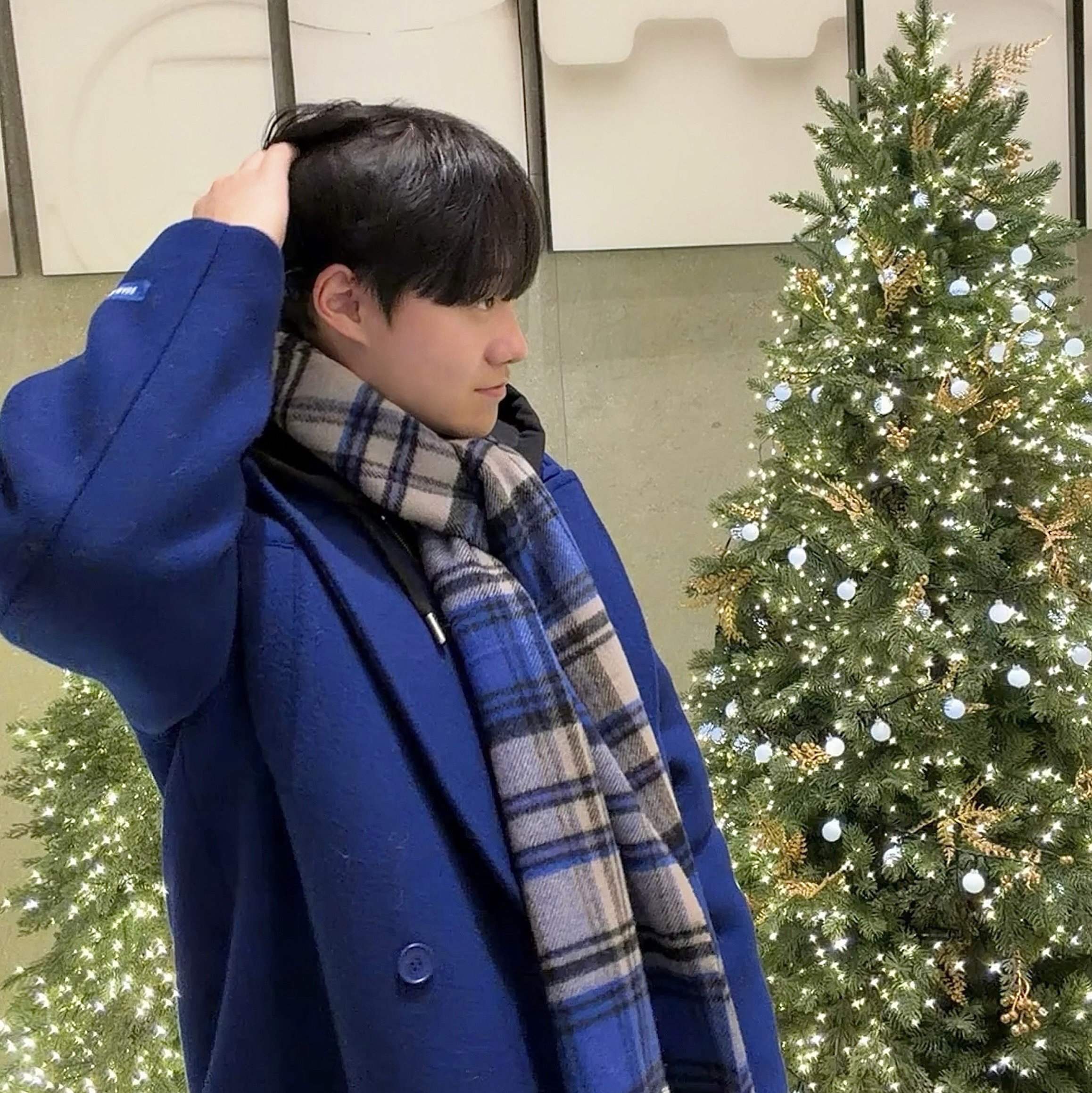 Ader Error Revint Plaid Muffler Z-Blue 착용 스타일 - 2