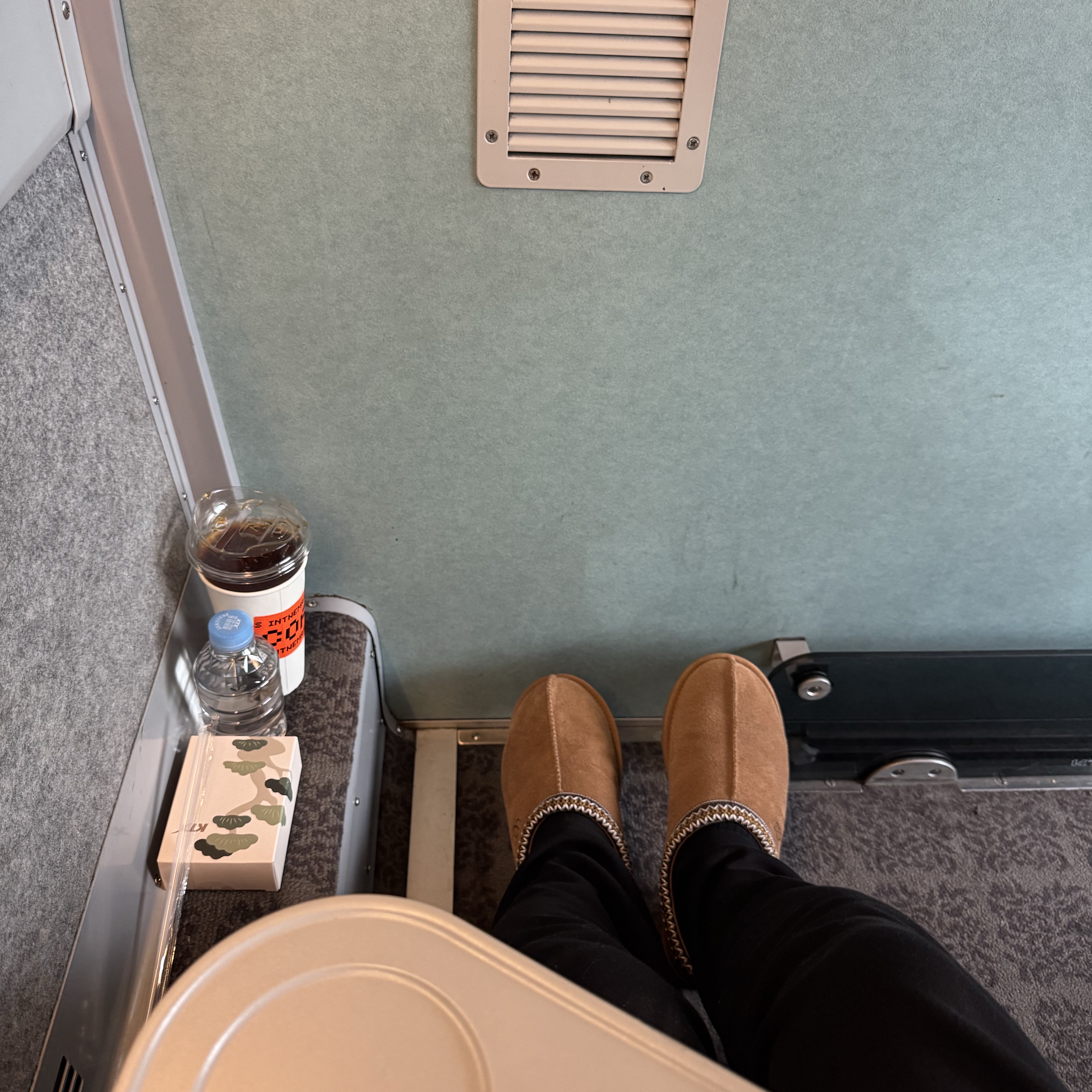 UGG Tasman II Slipper Chestnut 착용 스타일