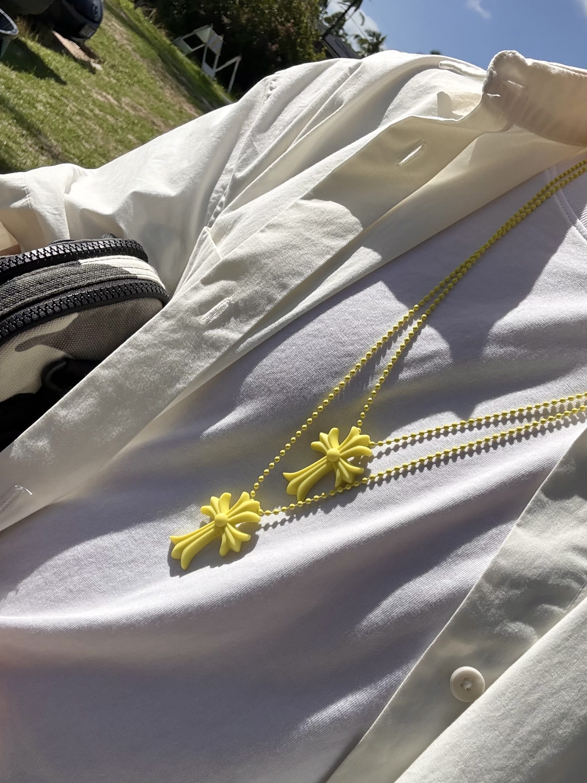 Chrome Hearts Silichrome CH Cross Pendant Yellow 2025, Supreme Camera Bag + Mini Pouch Snow Camo - 25SS 착용 스타일 - 1