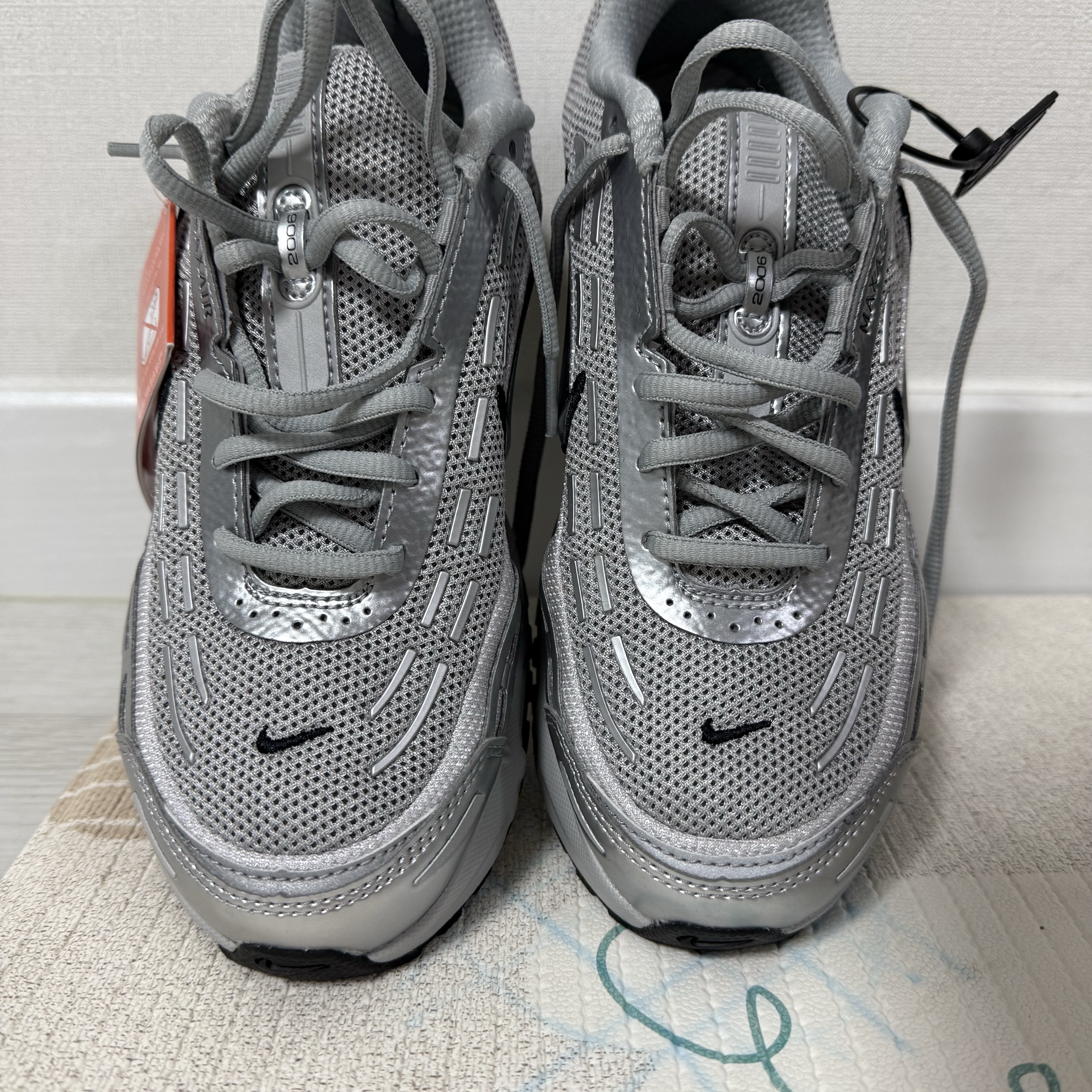 Nike Air Max TL 2.5 Metallic Silver 착용 스타일