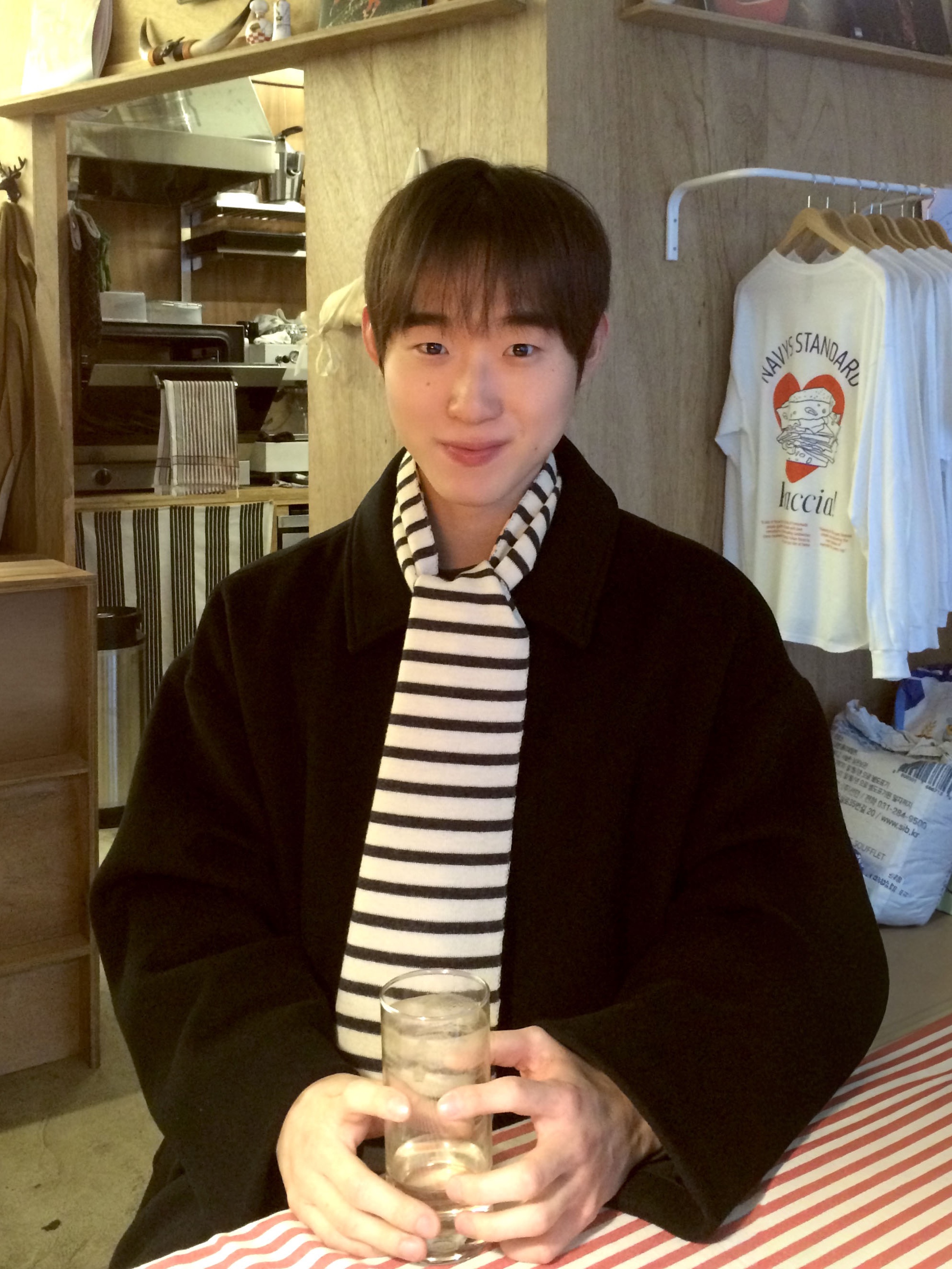Saint James Scarf Raye Ecru Marine 착용 스타일 - 1