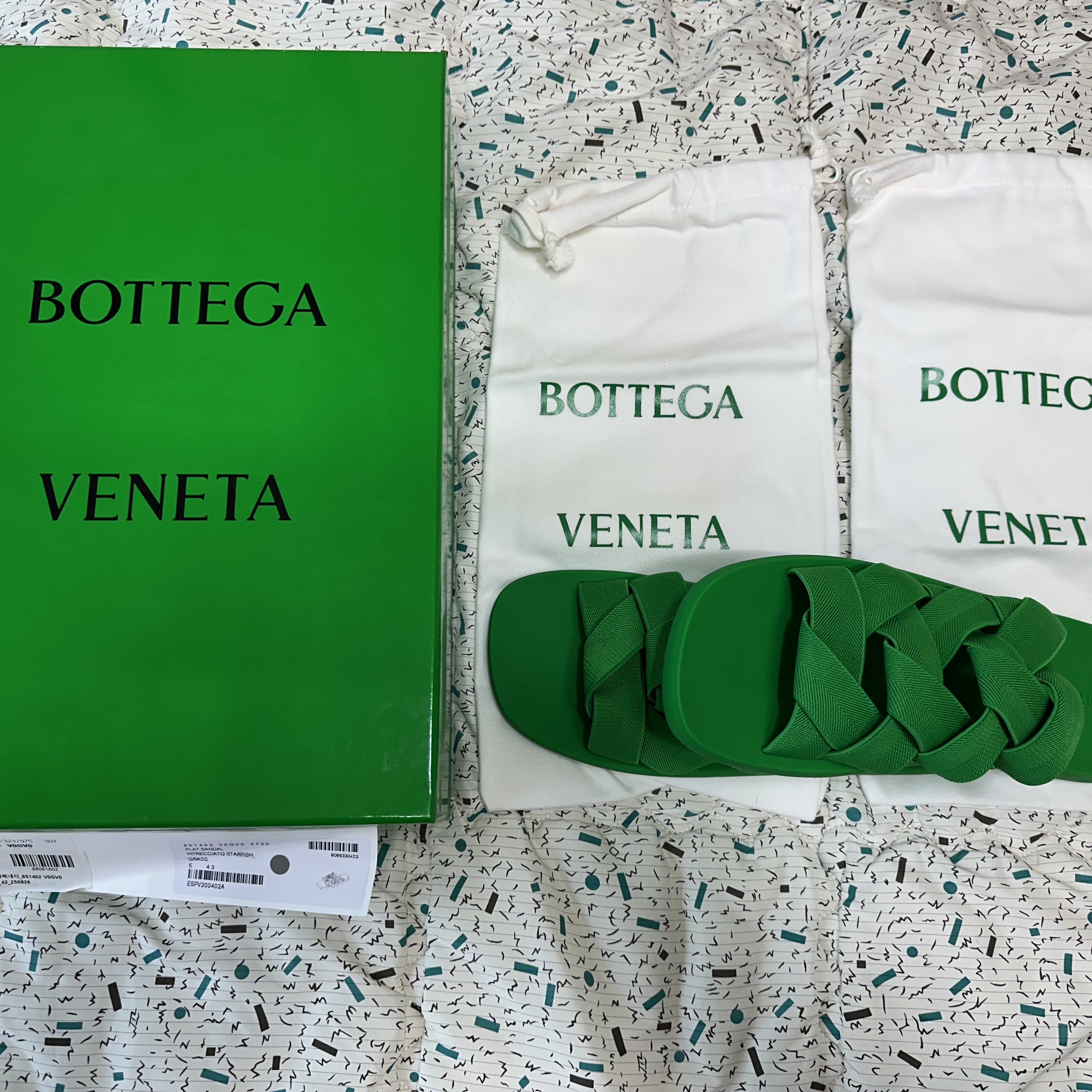 Bottega Veneta Plat Mule Grass 착용 스타일