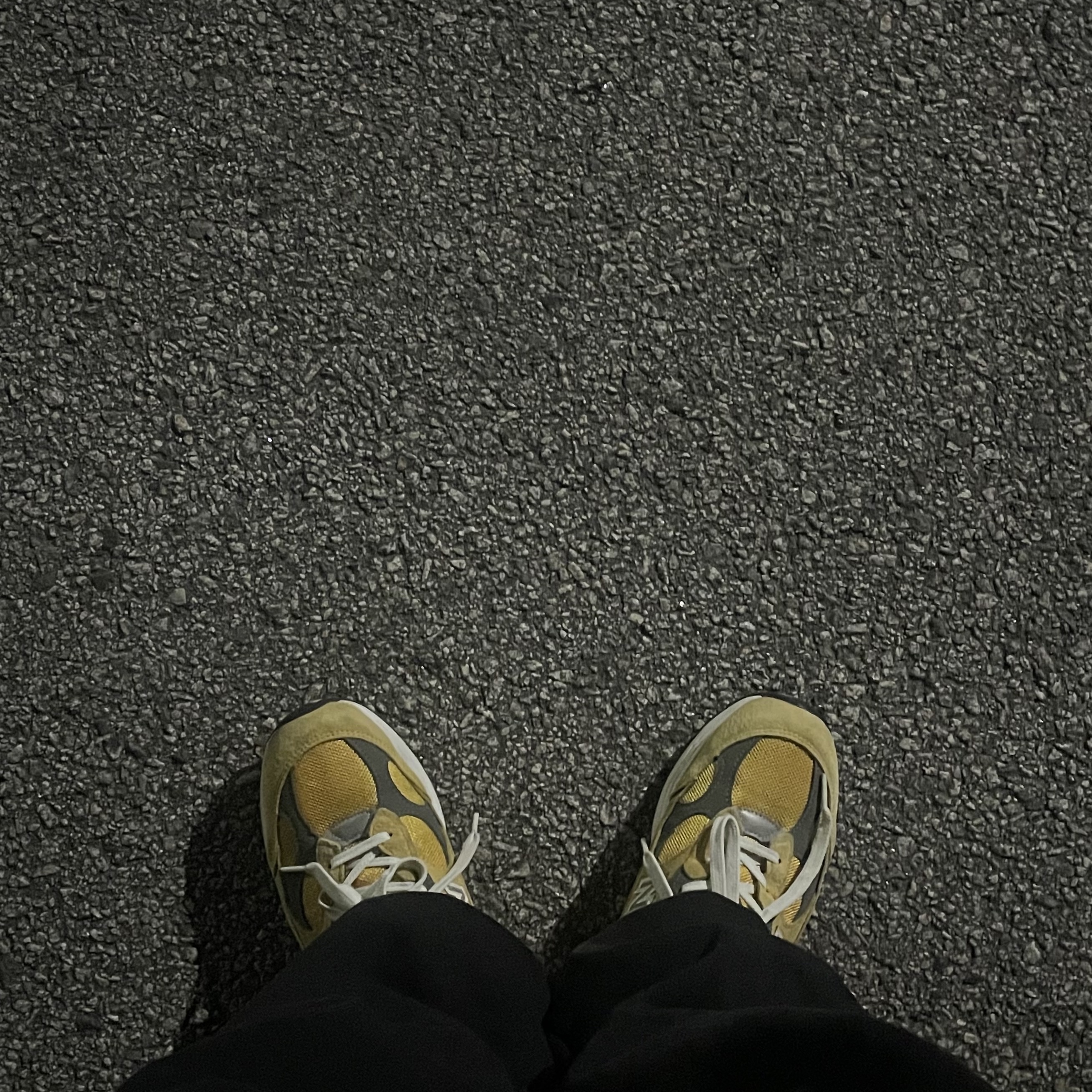 New Balance 992 Made in USA Gold Cream 착용 스타일