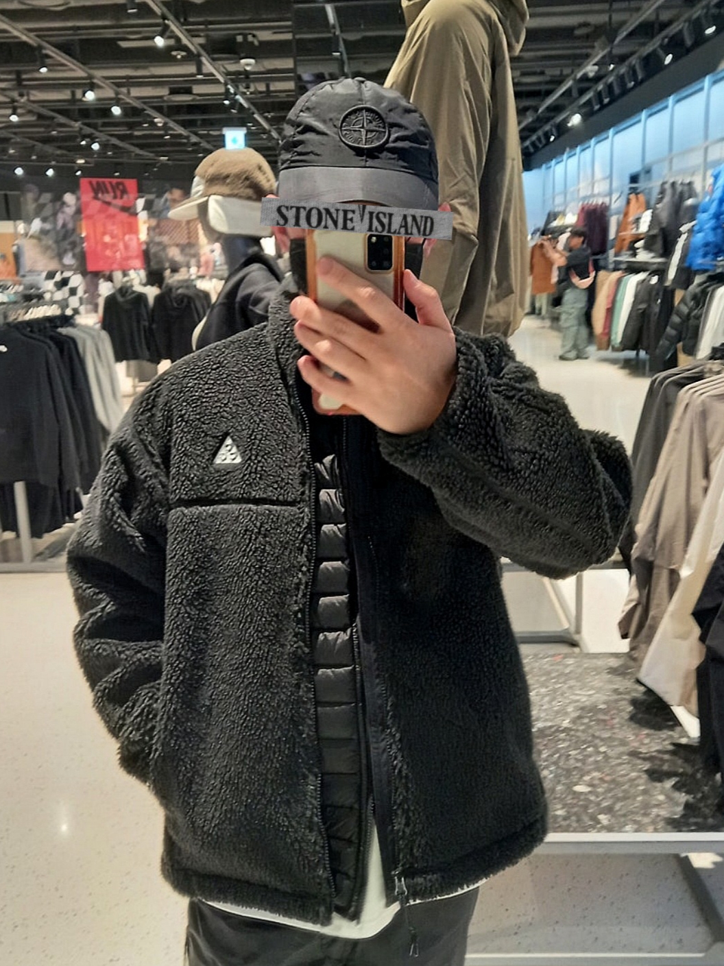Stone Island 99576 Nylon Metal 6-Panel Cap Black, New Balance x Stone Island 991v2 Made in UK Black 착용 스타일 - 2