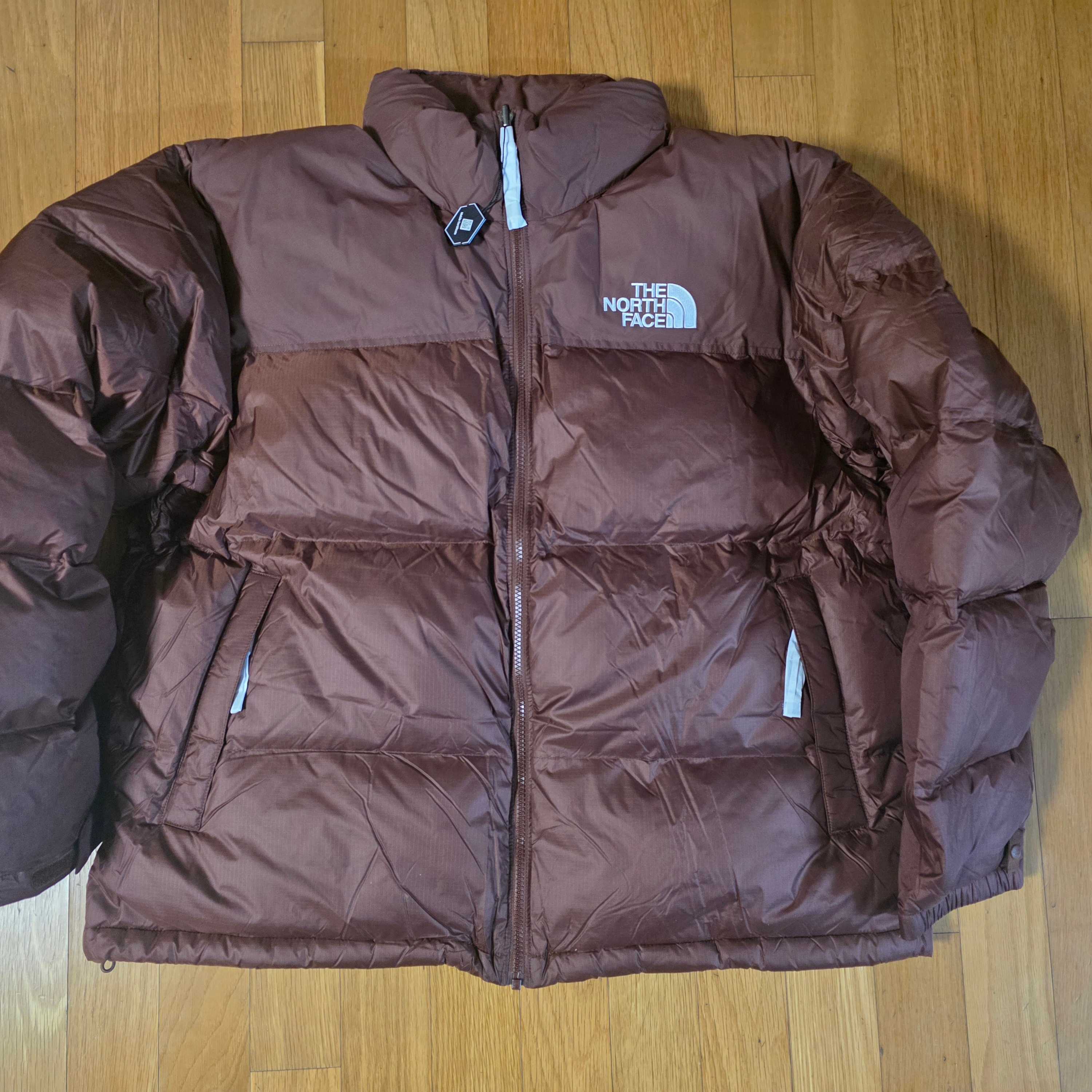 The North Face 1996 Eco Nuptse Jacket Brown 착용 스타일