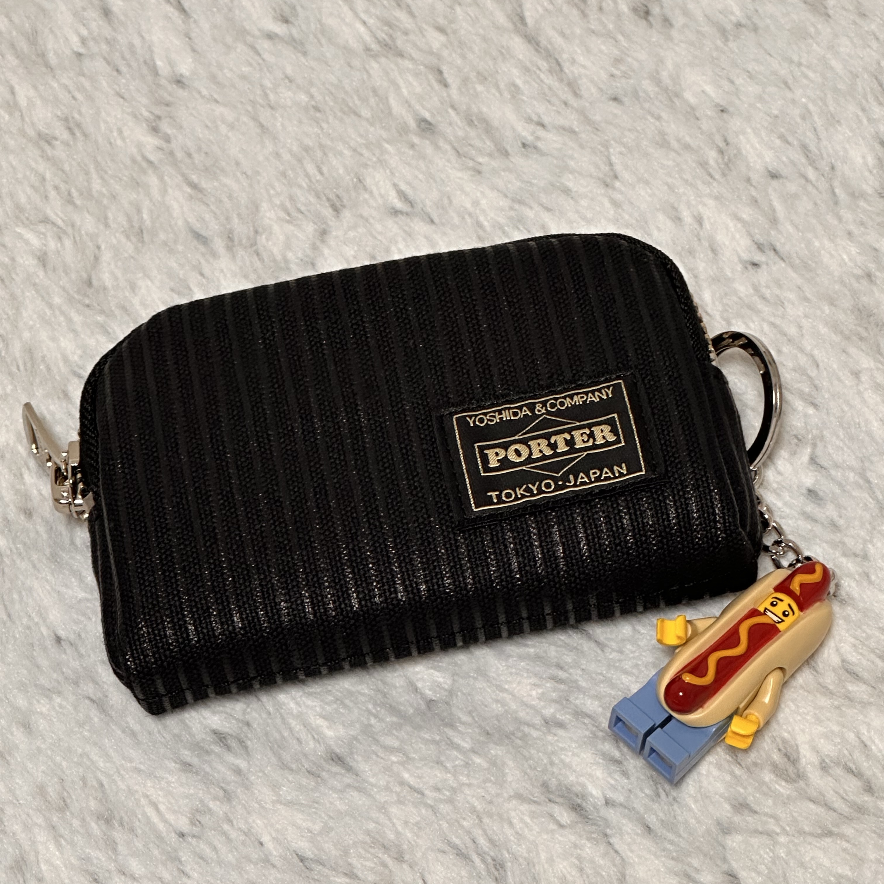 Porter Drawing Coin Key Case Black, Lego Gear Hot Dog Guy Key Chain 착용 스타일