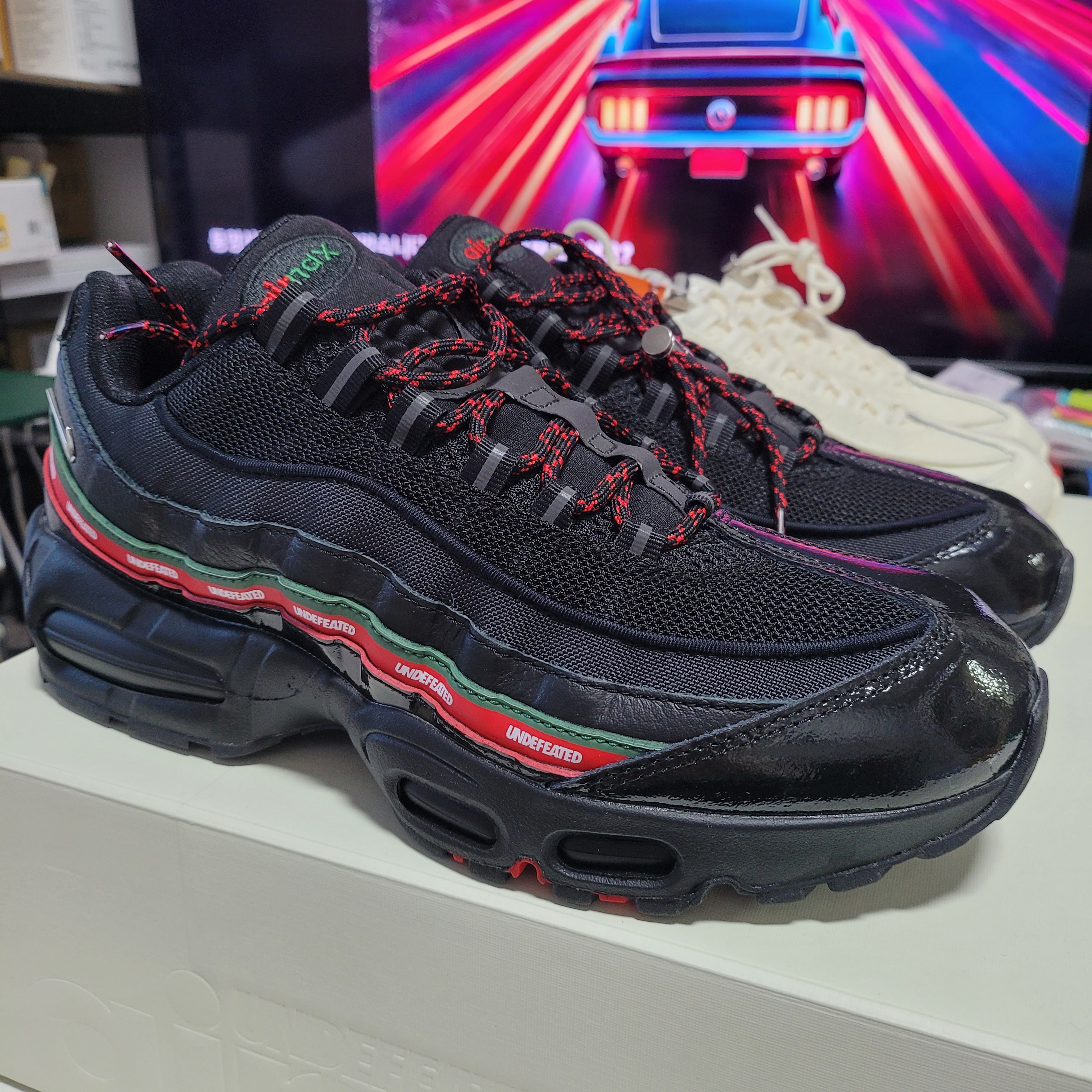 Nike x Undefeated Air Max 95 SP Black 착용 스타일 - 2