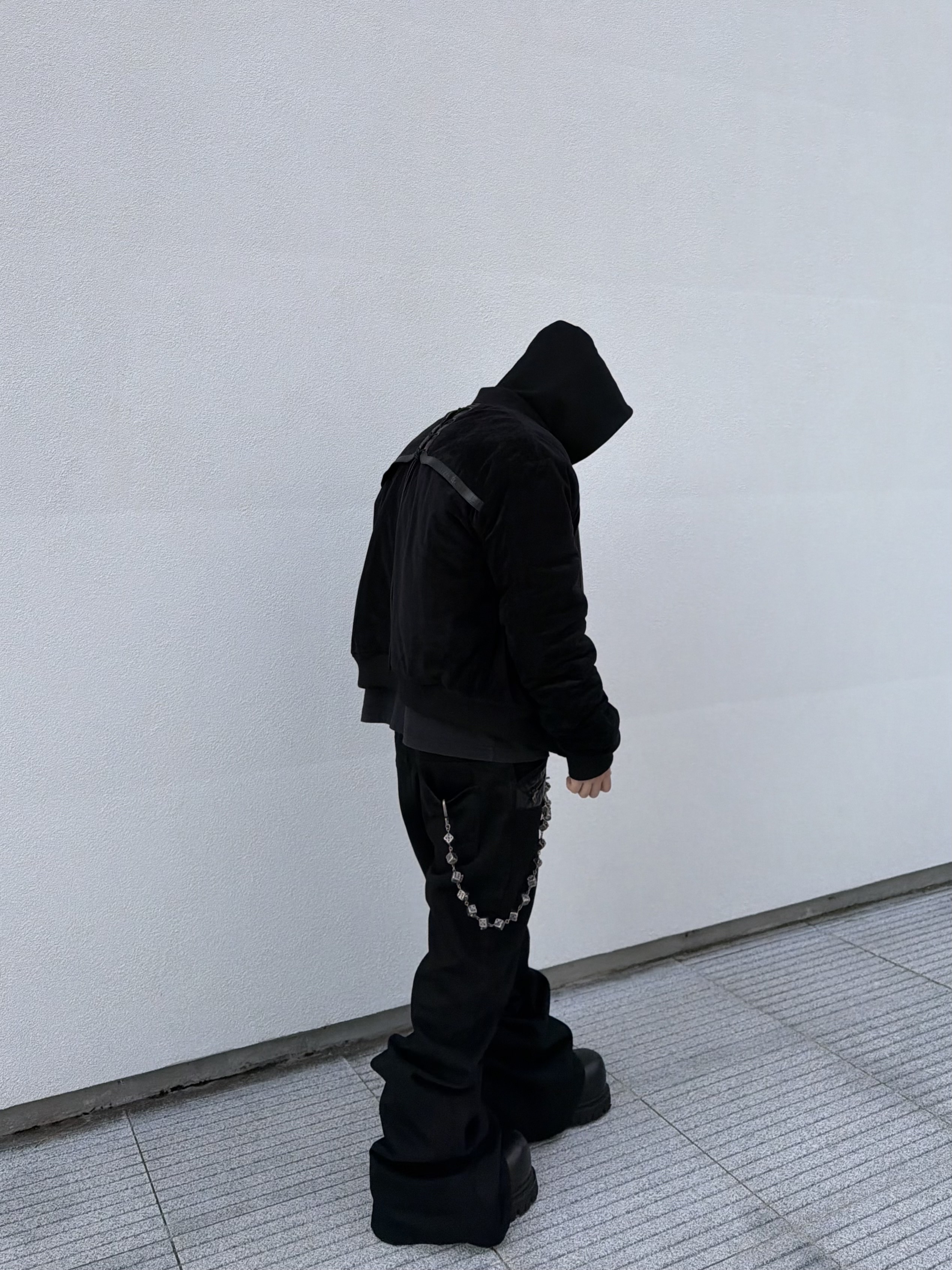Undermycar x Emostanceclub Aknosom Leather Paneled Velour Bomber Black Iris - 23FW, emostanceclub Leather Patch Flared Jeans V3 Black 착용 스타일 - 2