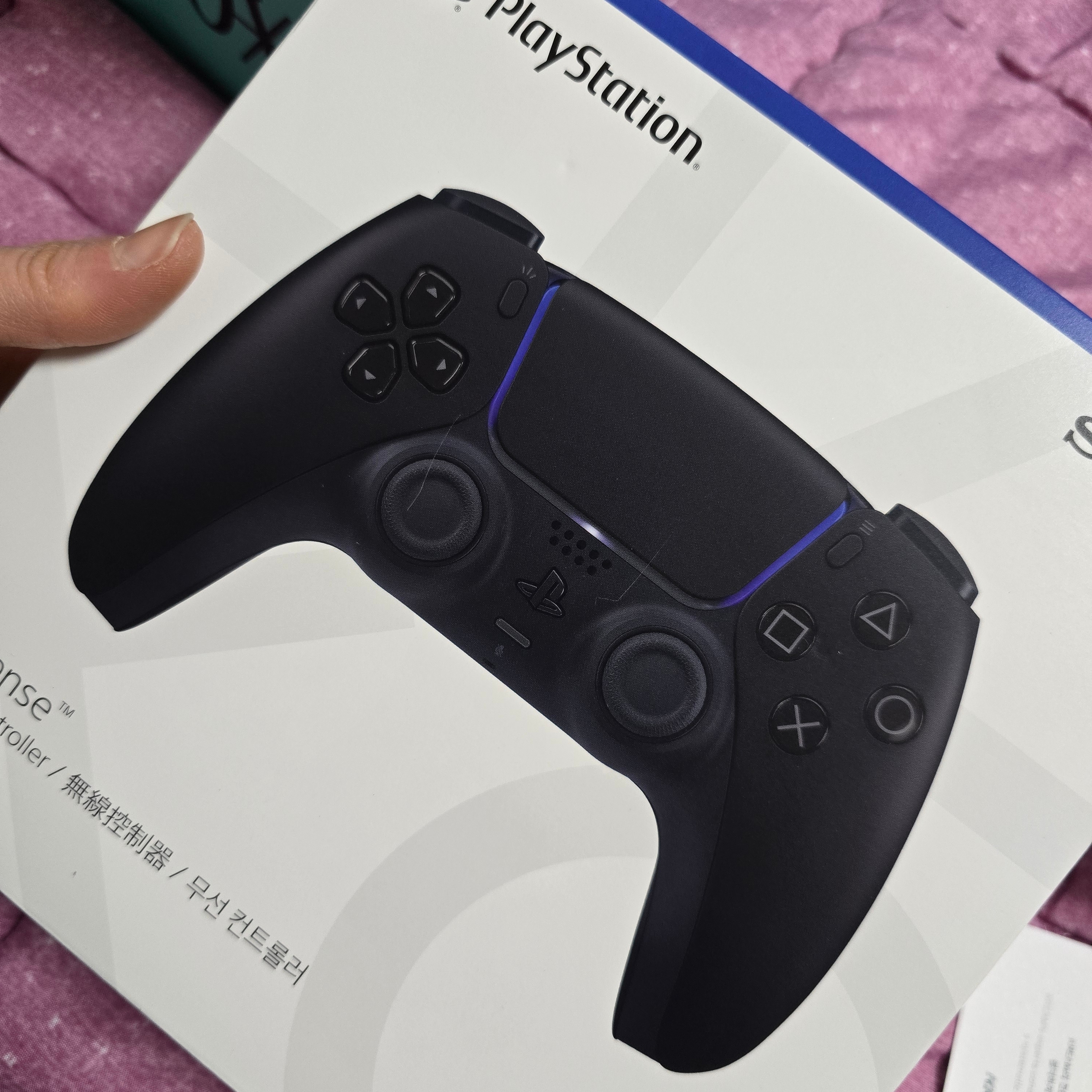 Playstation 5 DualSense Wireless Controller Midnight Black (Korean Ver.) 착용 스타일