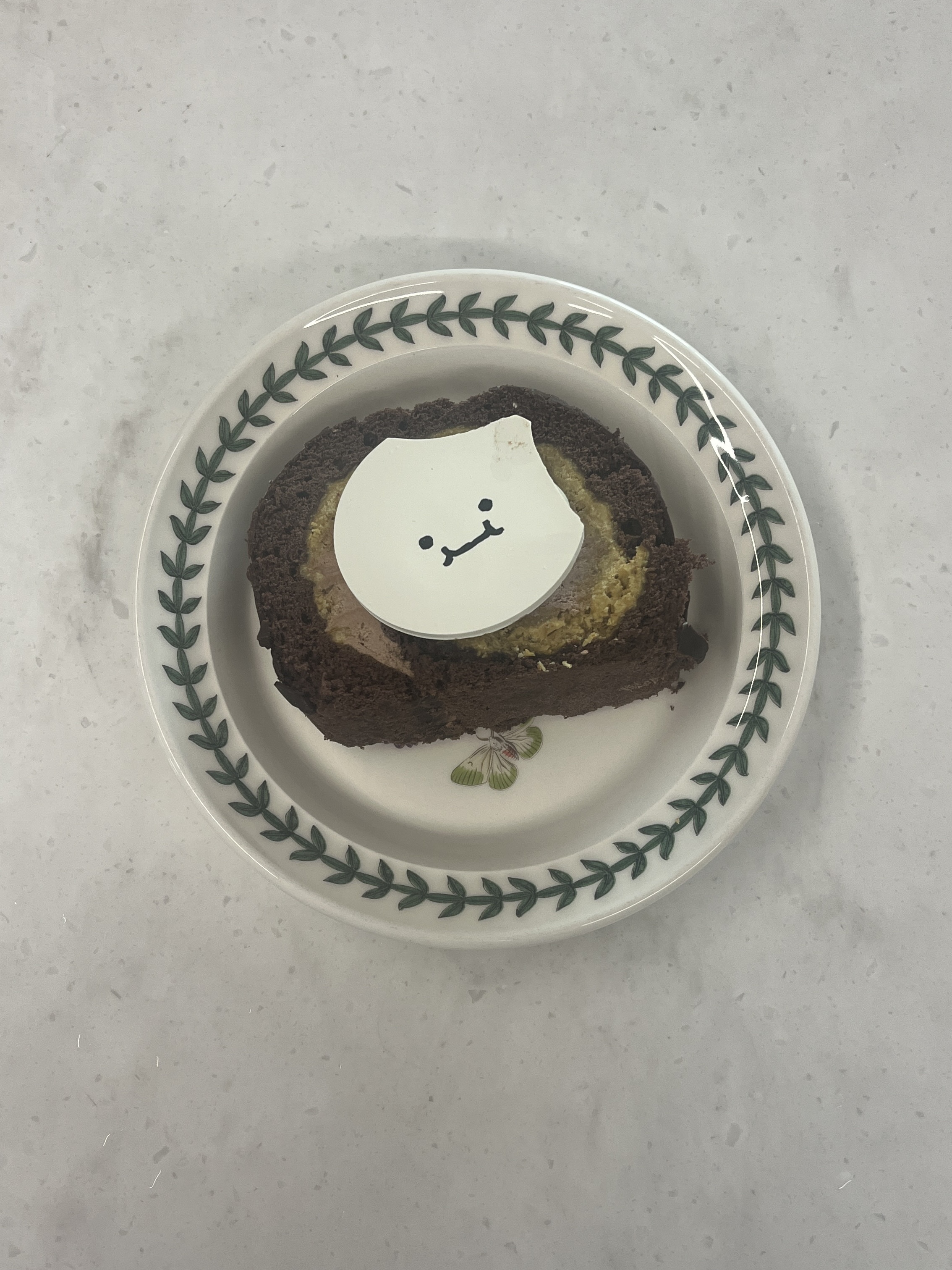 [KREAM 단독] tongtonge Dubai Style Chocolate Roll Cake 착용 스타일 - 2
